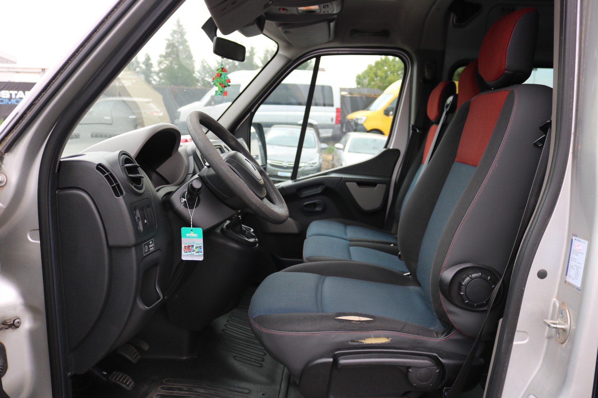 RENAULT Master T39 2.3dCi Minibus 17 L3H2-image-5