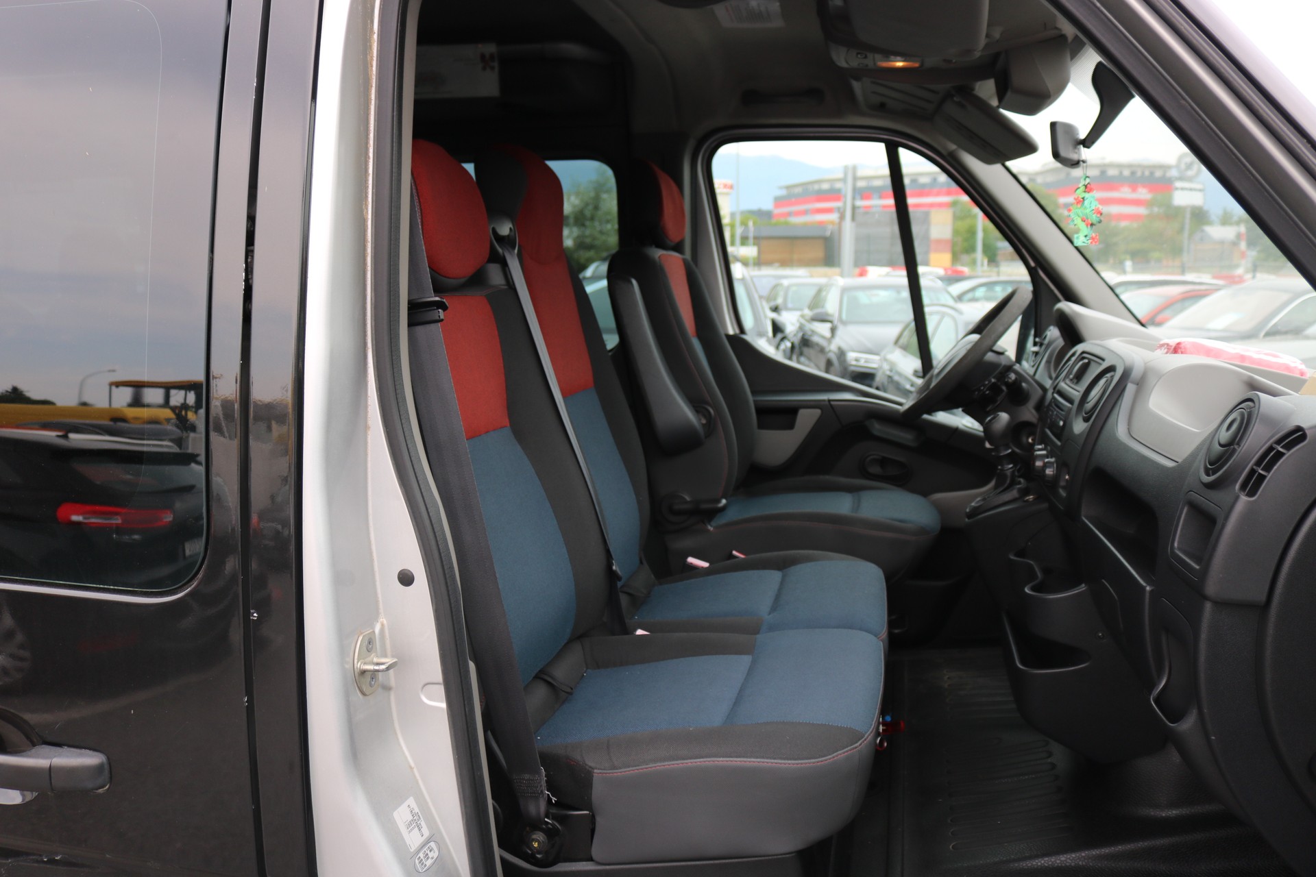 RENAULT Master T39 2.3dCi Minibus 17 L3H2-image-13