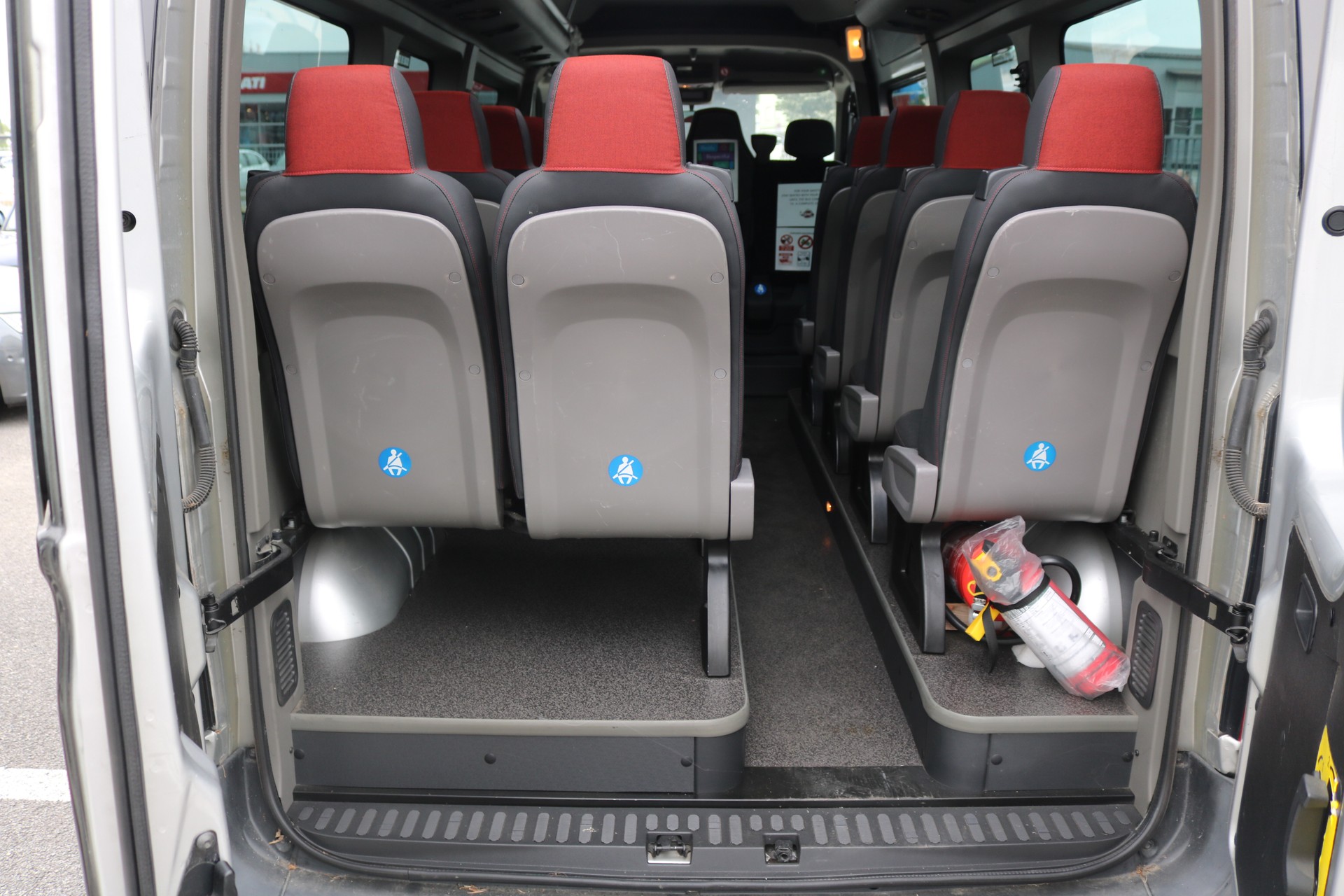 RENAULT Master T39 2.3dCi Minibus 17 L3H2-image-8