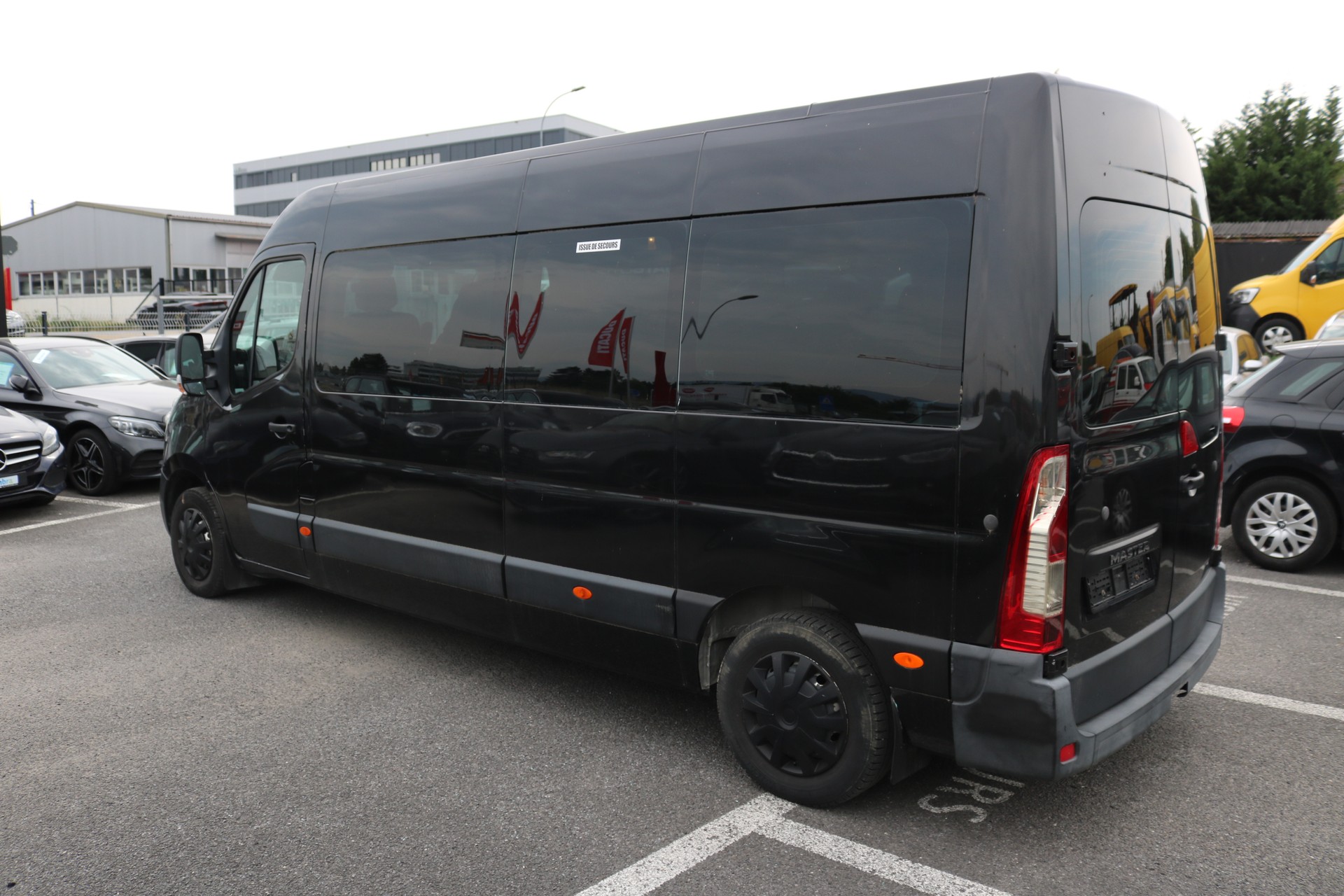 RENAULT Master T39 2.3dCi Minibus 17 L3H2-image-4
