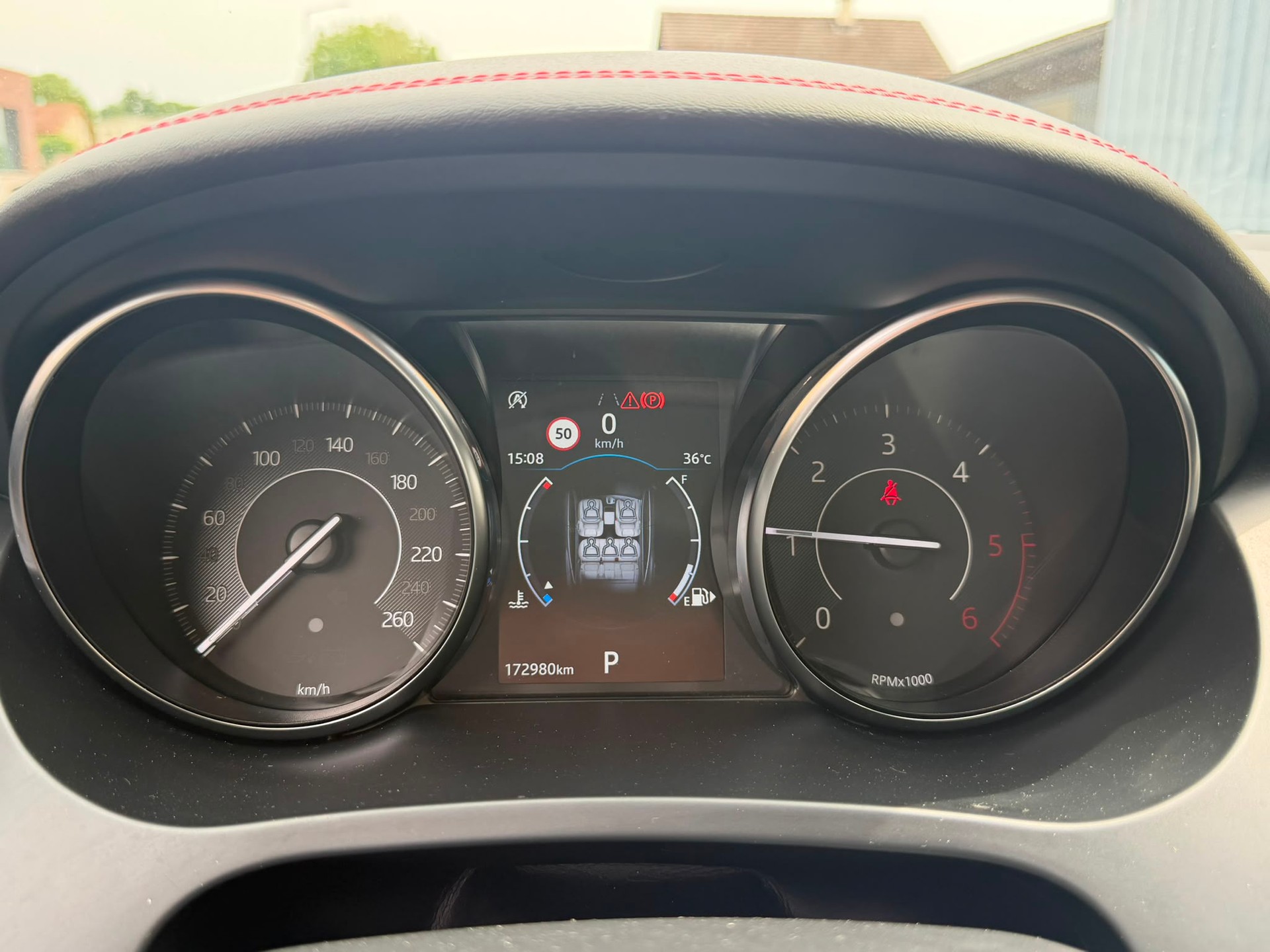 JAGUAR E-Pace 2.0d D180 First Edition AWD Automatik-image-16