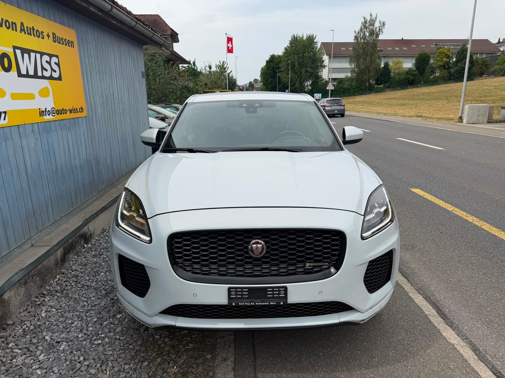 JAGUAR E-Pace 2.0d D180 First Edition AWD Automatik-image-0