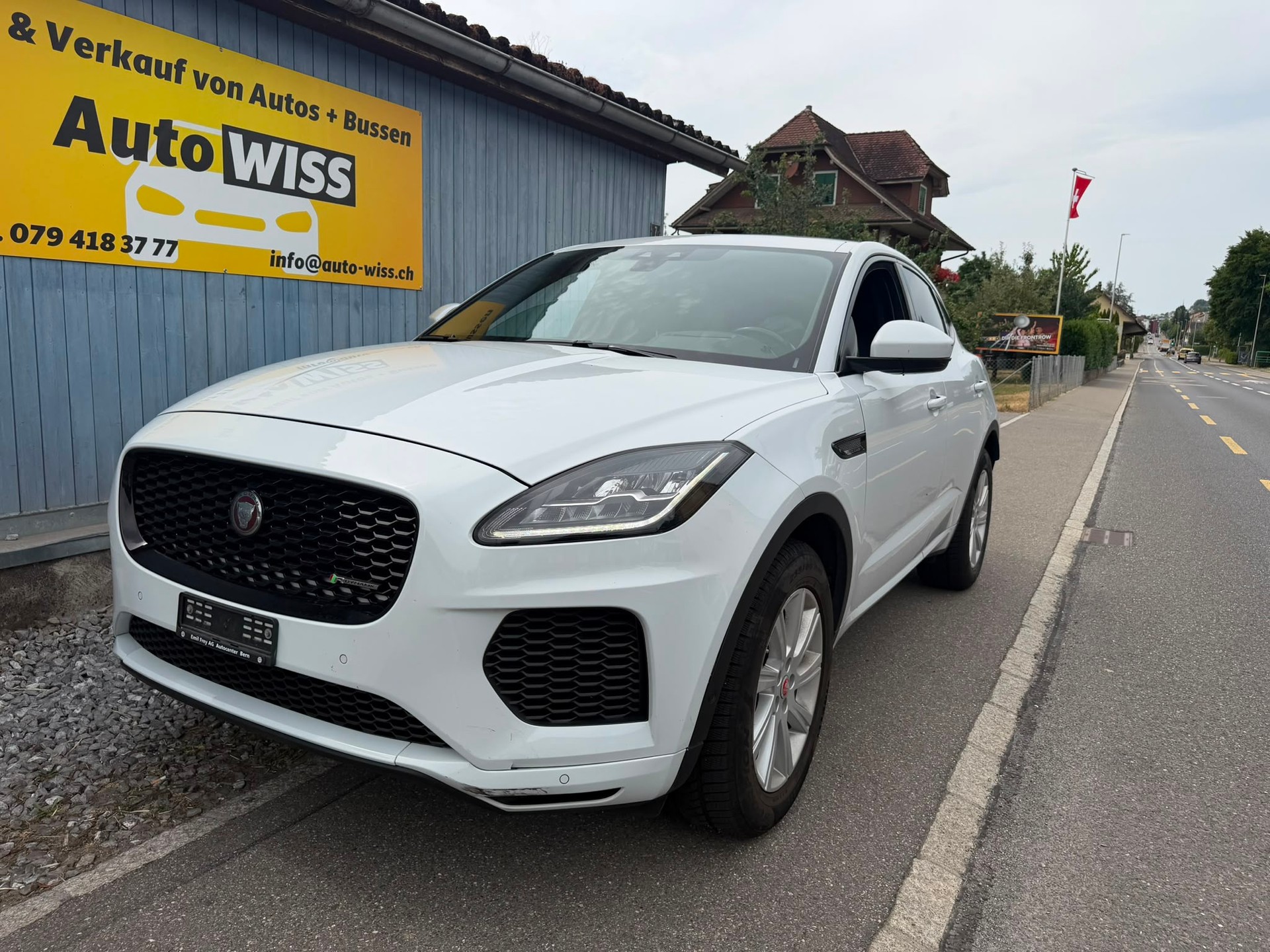 JAGUAR E-Pace 2.0d D180 First Edition AWD Automatik-image-1