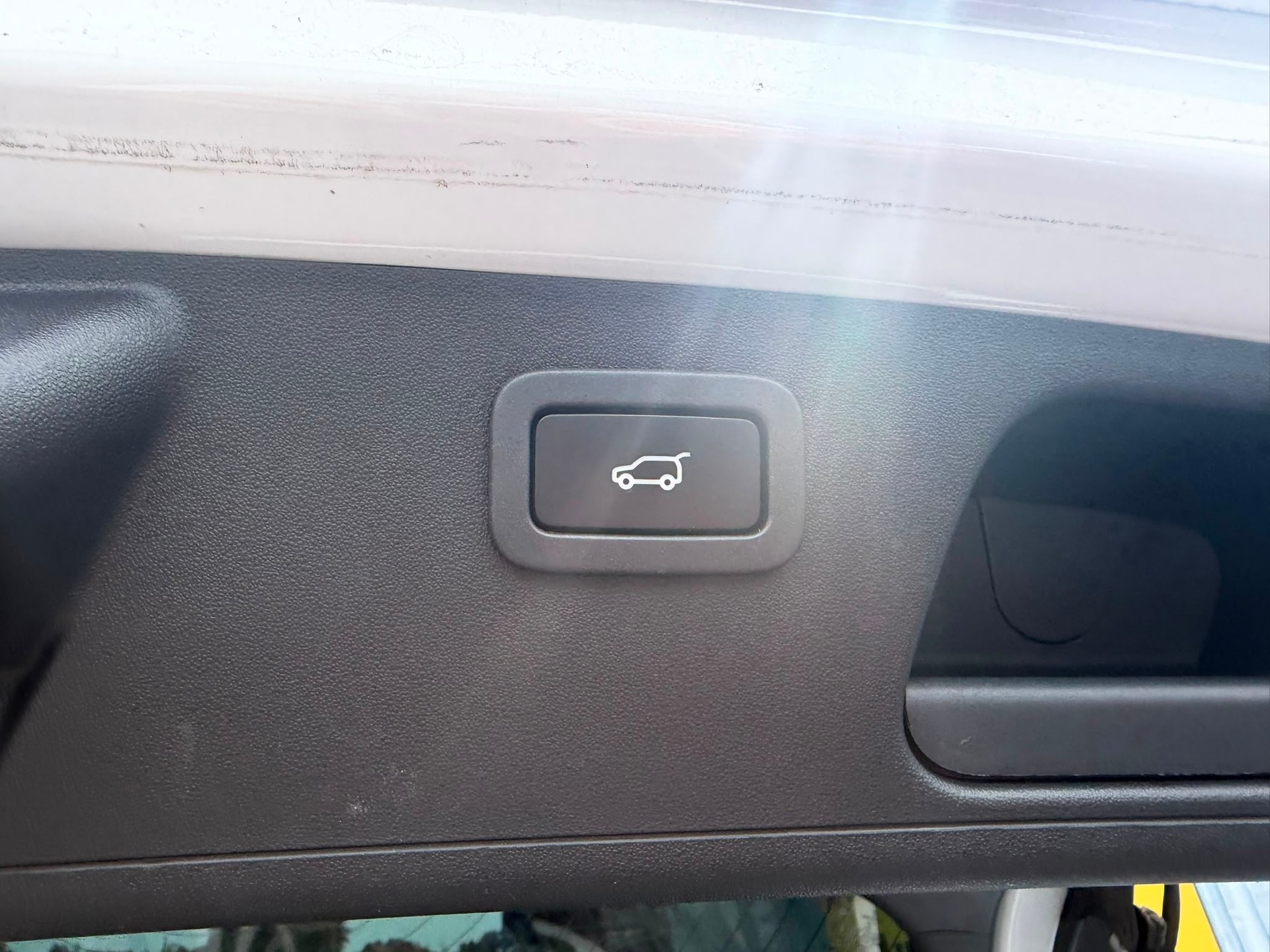 JAGUAR E-Pace 2.0d D180 First Edition AWD Automatik-image-12