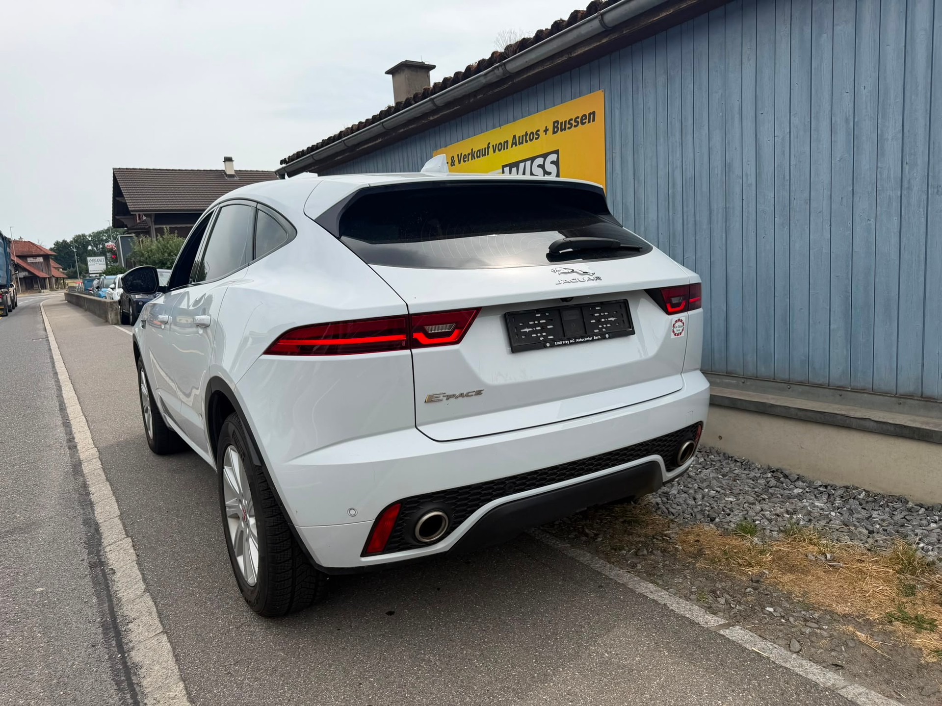 JAGUAR E-Pace 2.0d D180 First Edition AWD Automatik-image-5