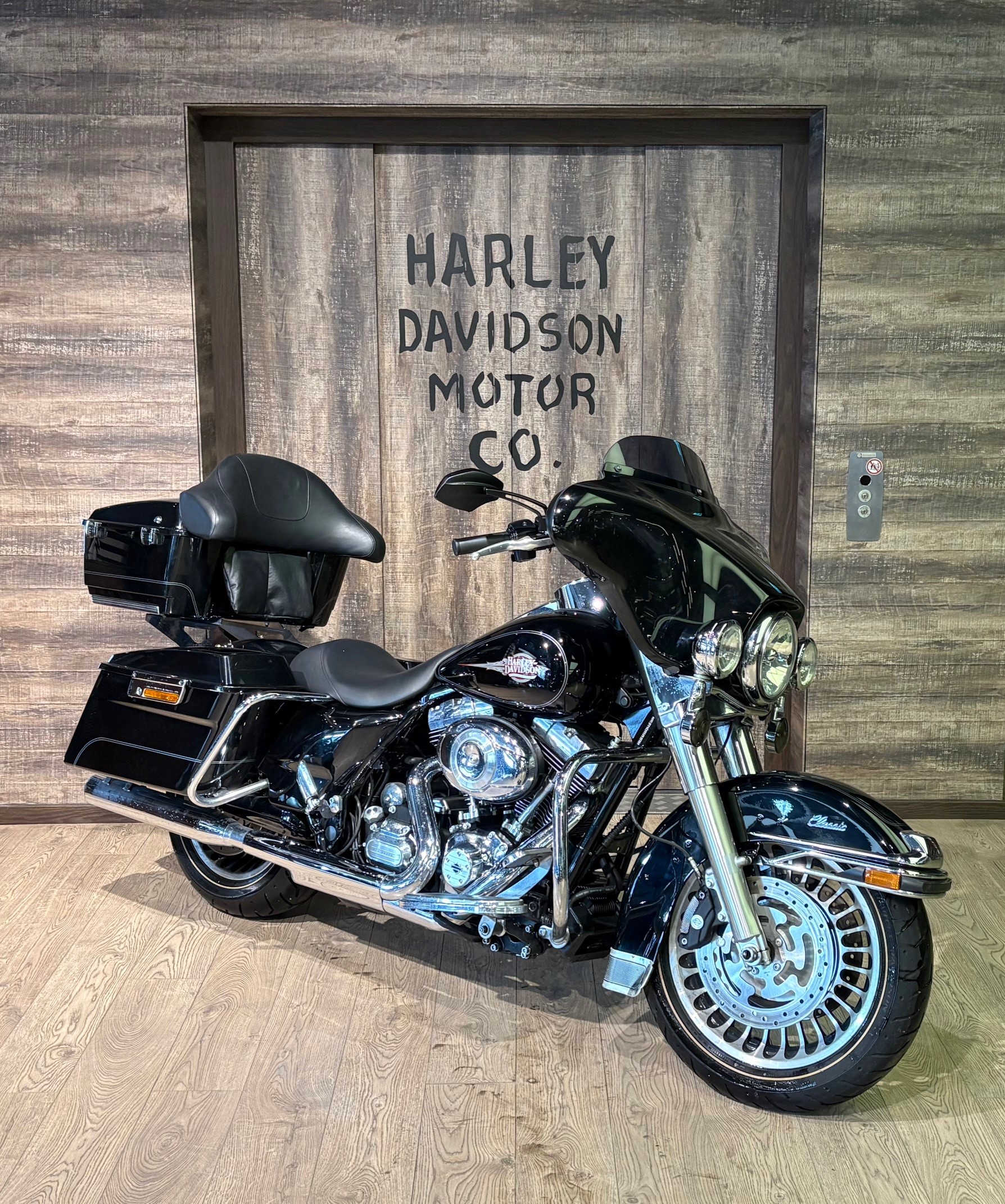 HARLEY-DAVIDSON FLHTC Electra Glide Classic ABS-showroom-element-1