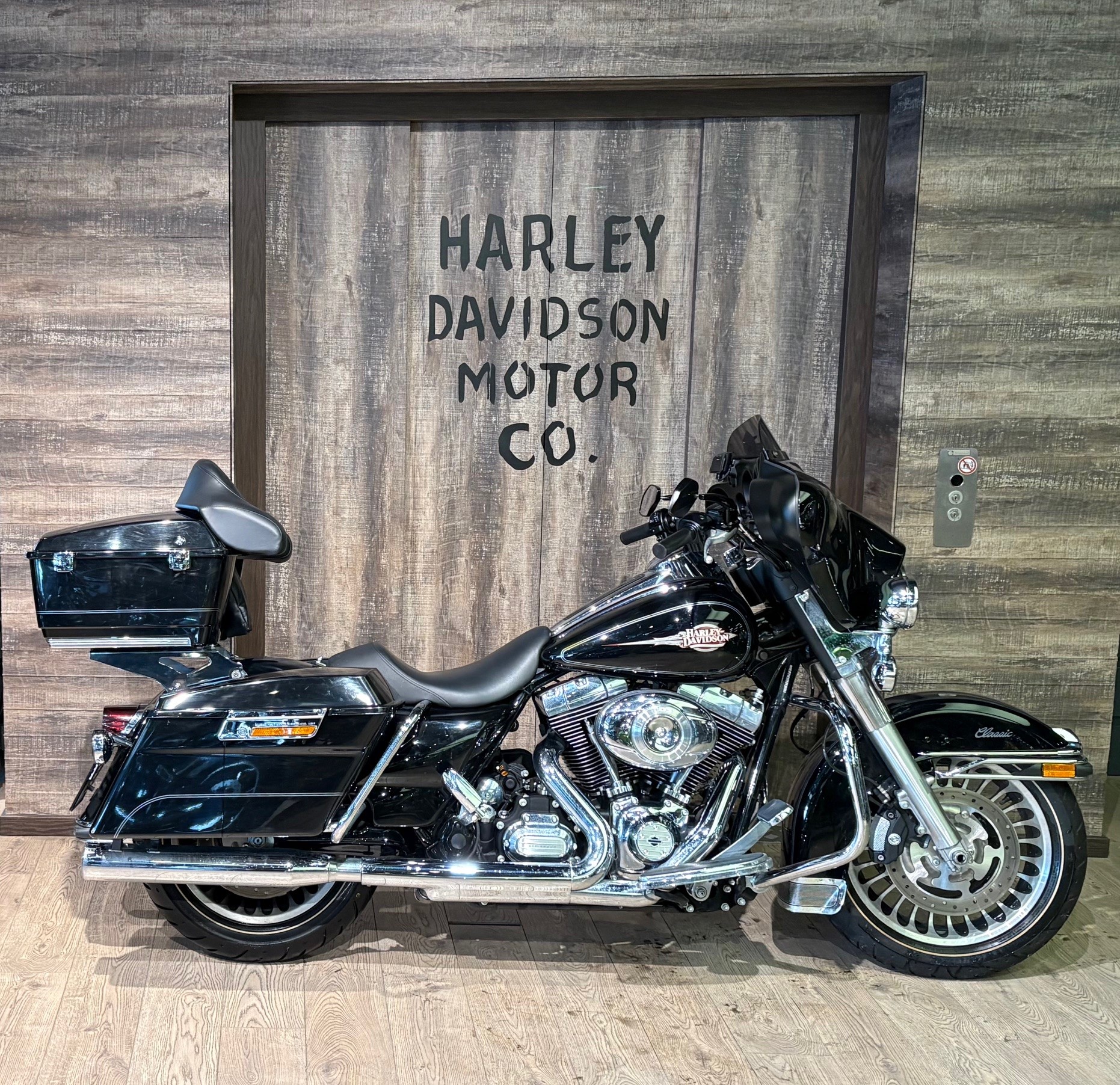 HARLEY-DAVIDSON FLHTC Electra Glide Classic ABS