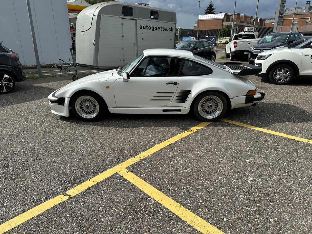 PORSCHE 911 Carrera-image-12