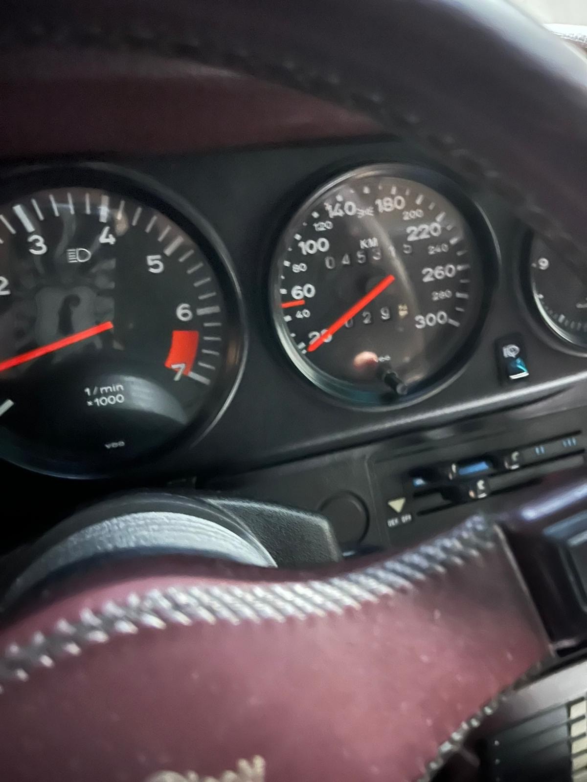 PORSCHE 911 Carrera-image-8