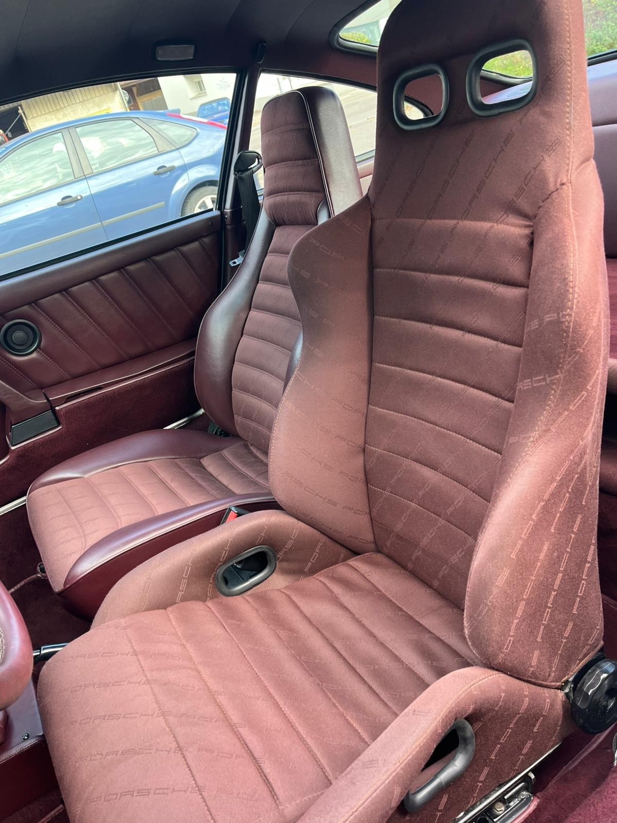 PORSCHE 911 Carrera-image-9