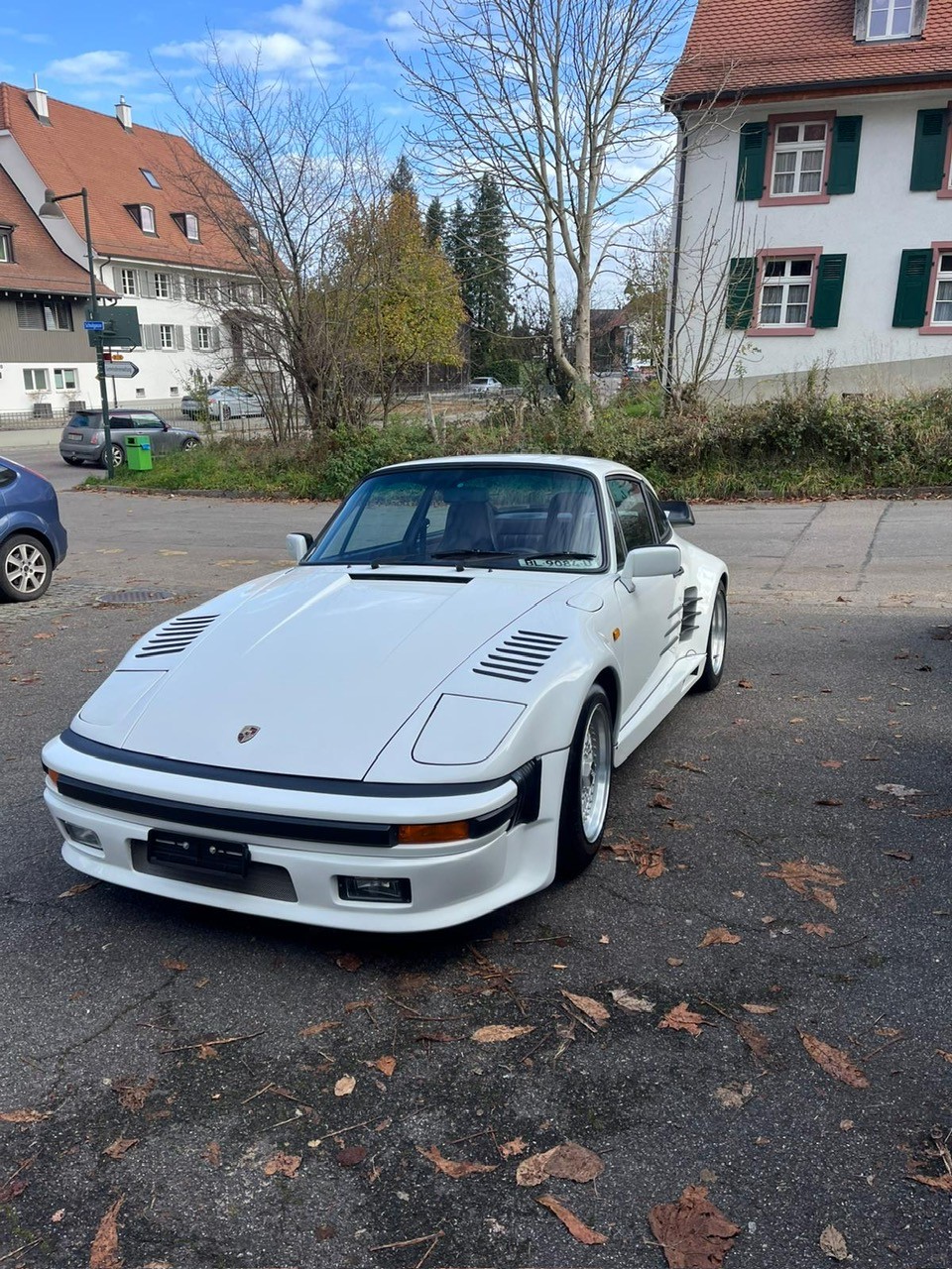 PORSCHE 911 Carrera-showroom-element-2