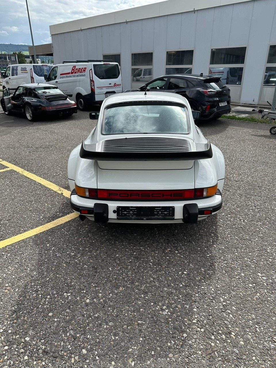 PORSCHE 911 Carrera-image-14