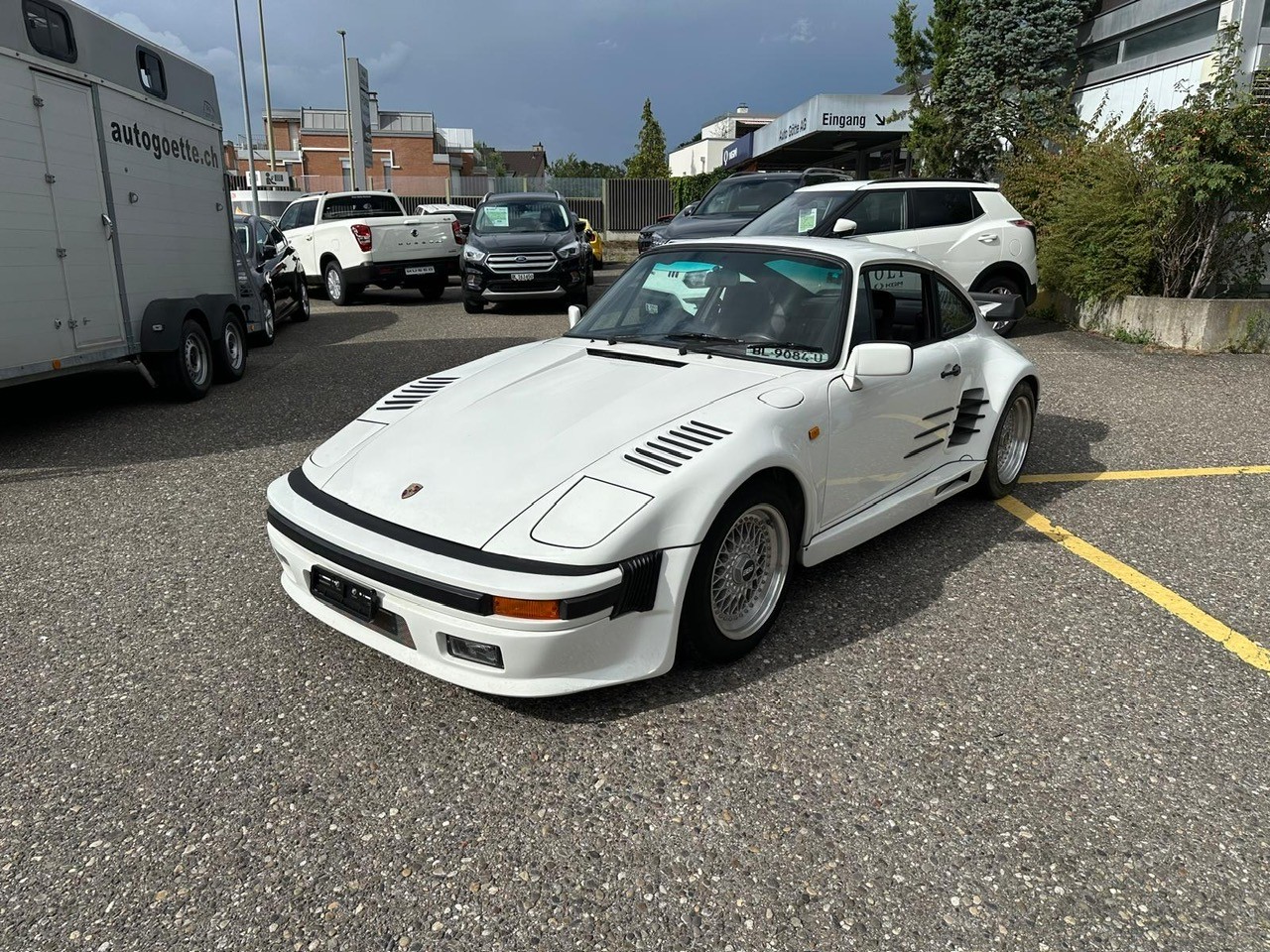 PORSCHE 911 Carrera-image-13