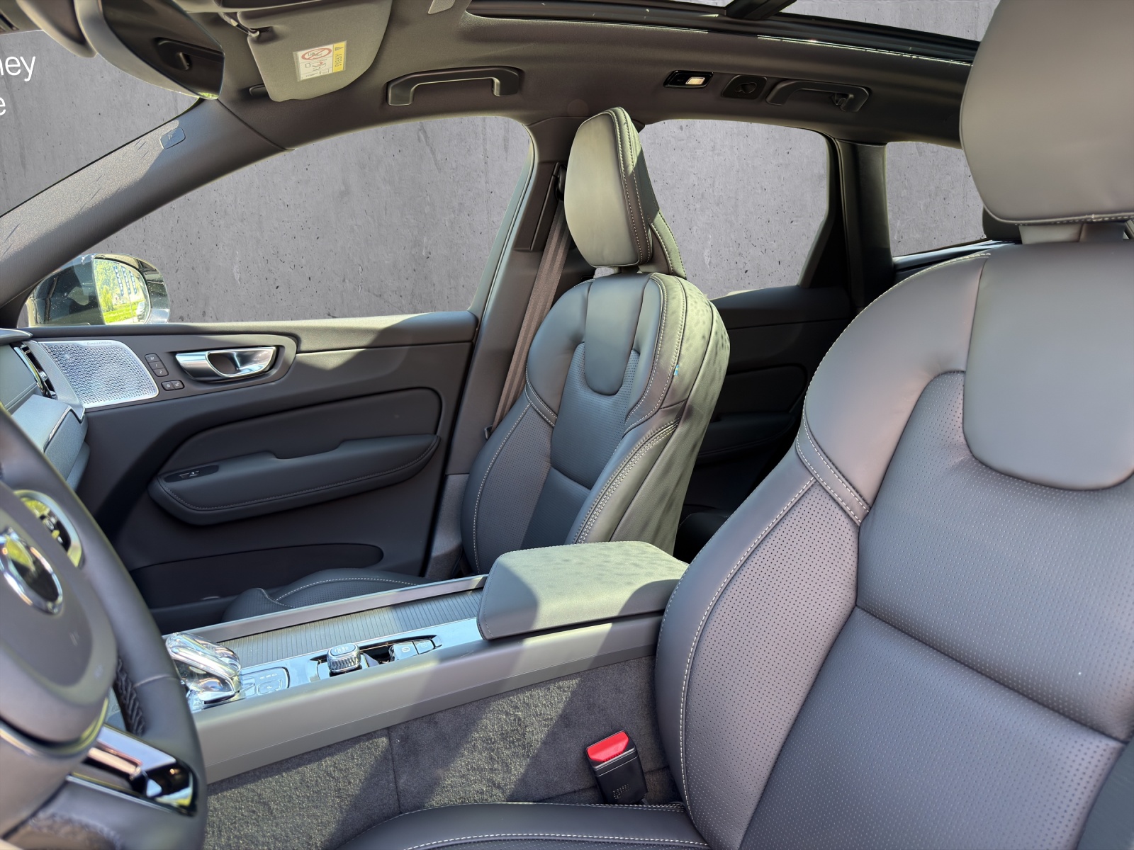 VOLVO XC60 T6 eAWD PluginHybrid Black Edition Geartronic-image-14