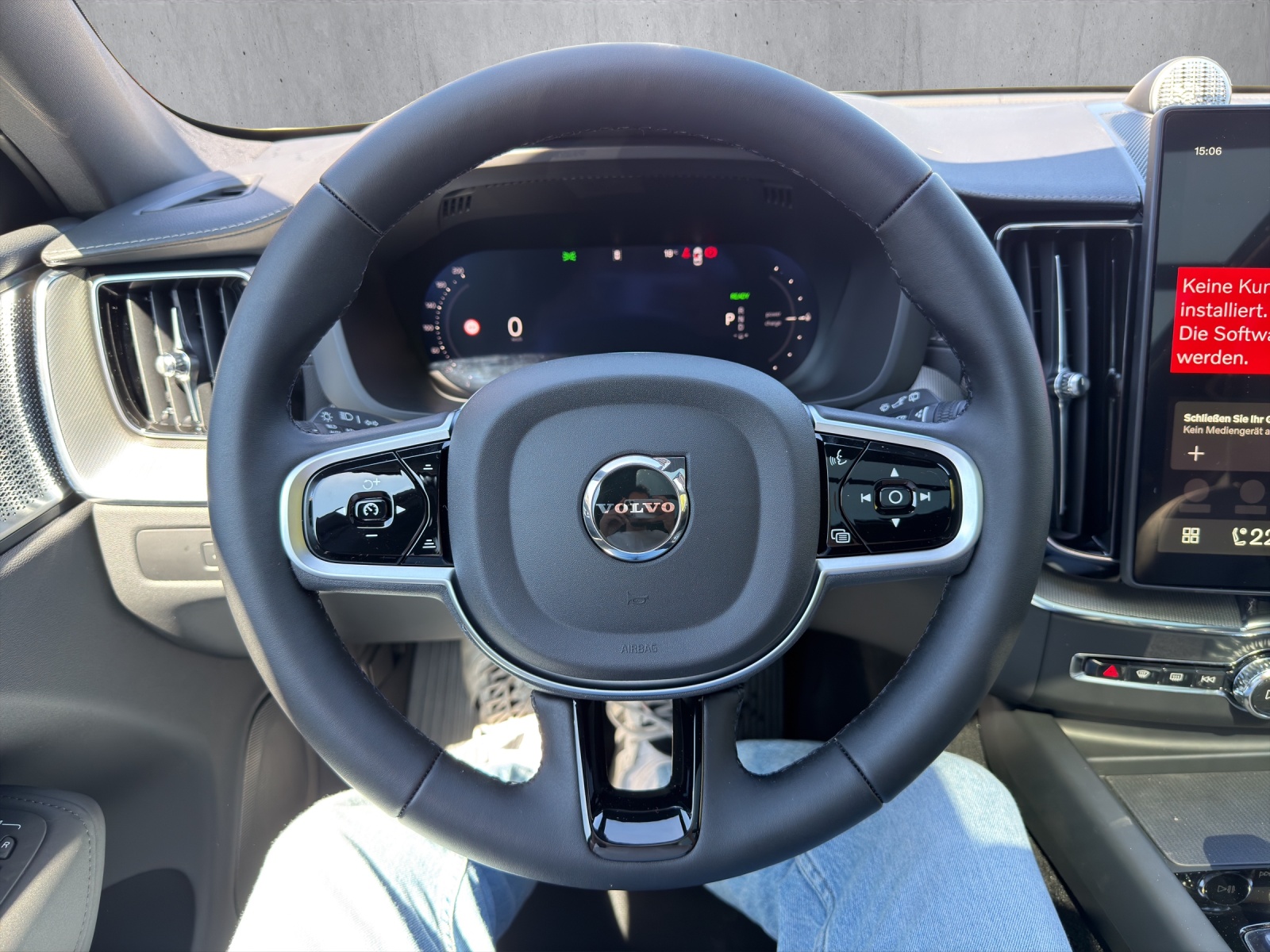 VOLVO XC60 T6 eAWD PluginHybrid Black Edition Geartronic-image-9
