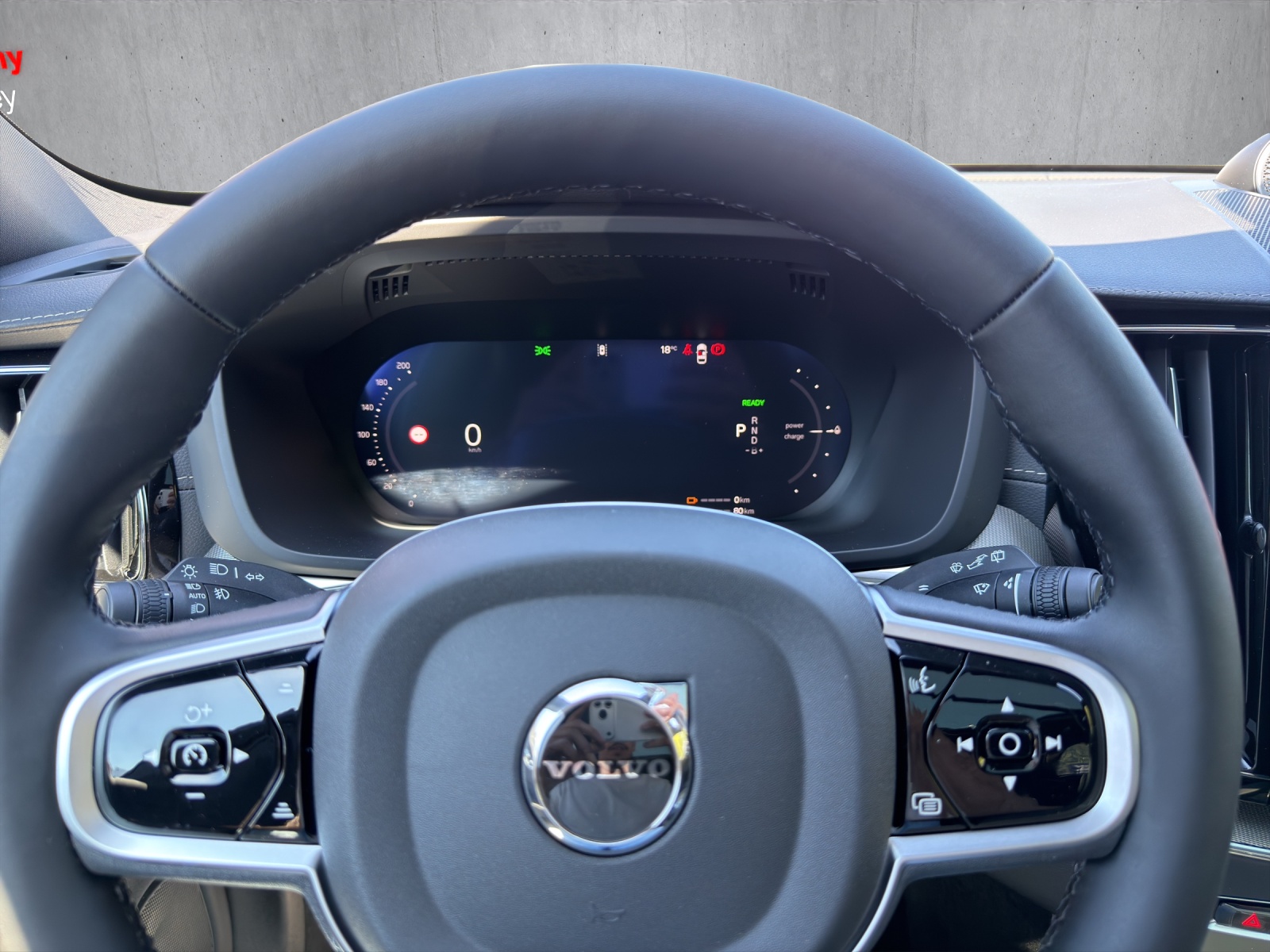 VOLVO XC60 T6 eAWD PluginHybrid Black Edition Geartronic-image-15