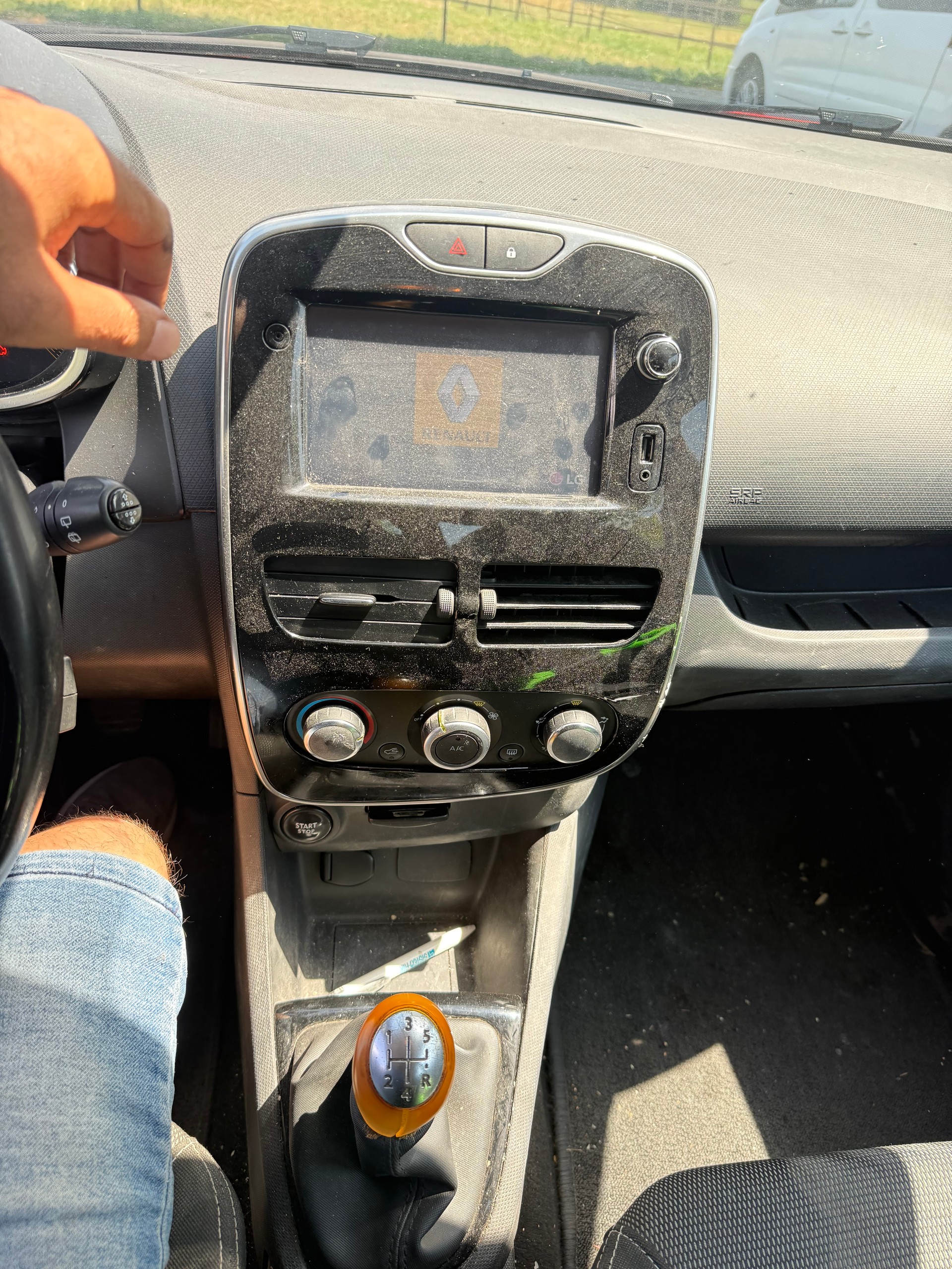 RENAULT Clio 0.9 12V Expression-image-11