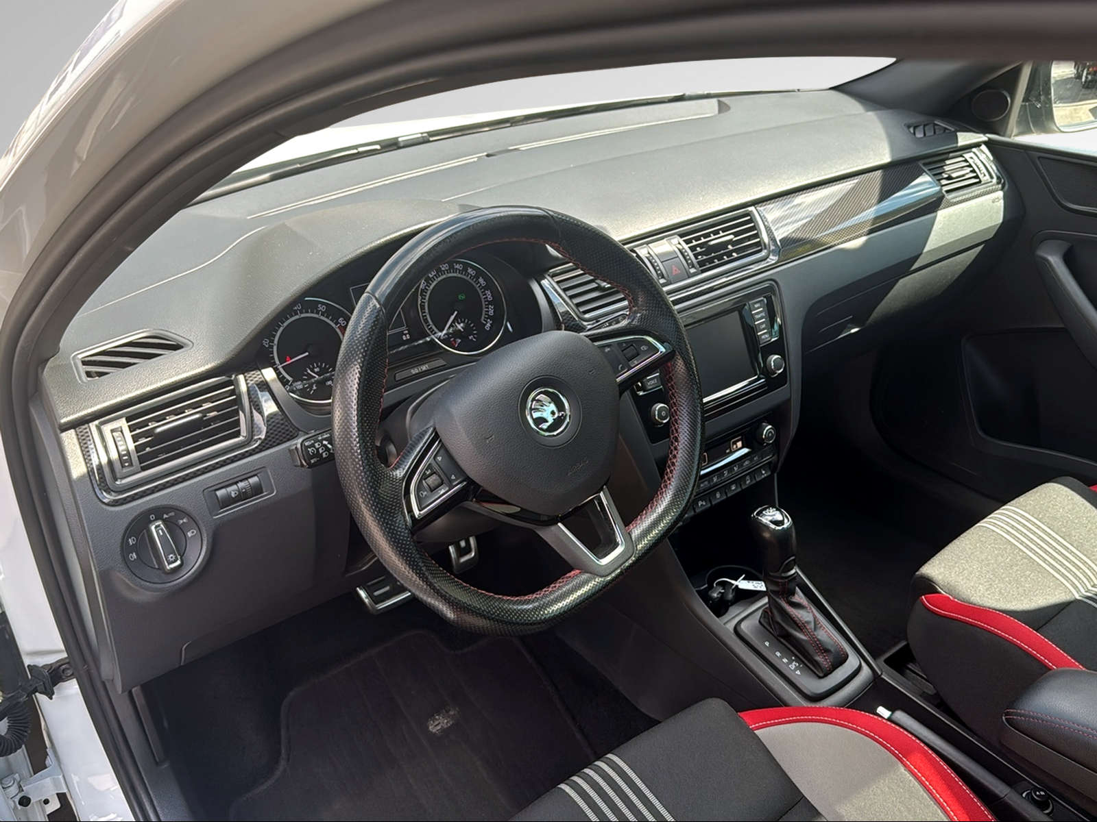 SKODA Rapid Spaceback 1.4 TSI Monte Carlo DSG-image-13