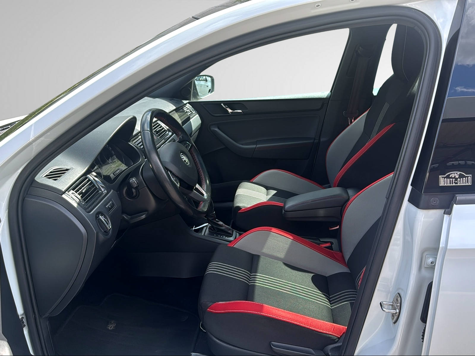 SKODA Rapid Spaceback 1.4 TSI Monte Carlo DSG-image-10