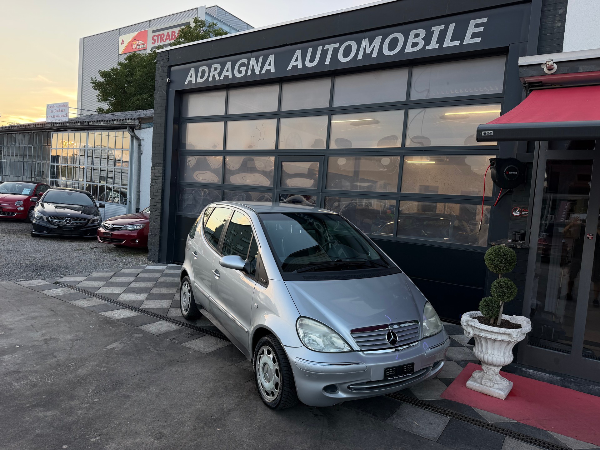 MERCEDES-BENZ A 160 Avantgarde-showroom-element-2
