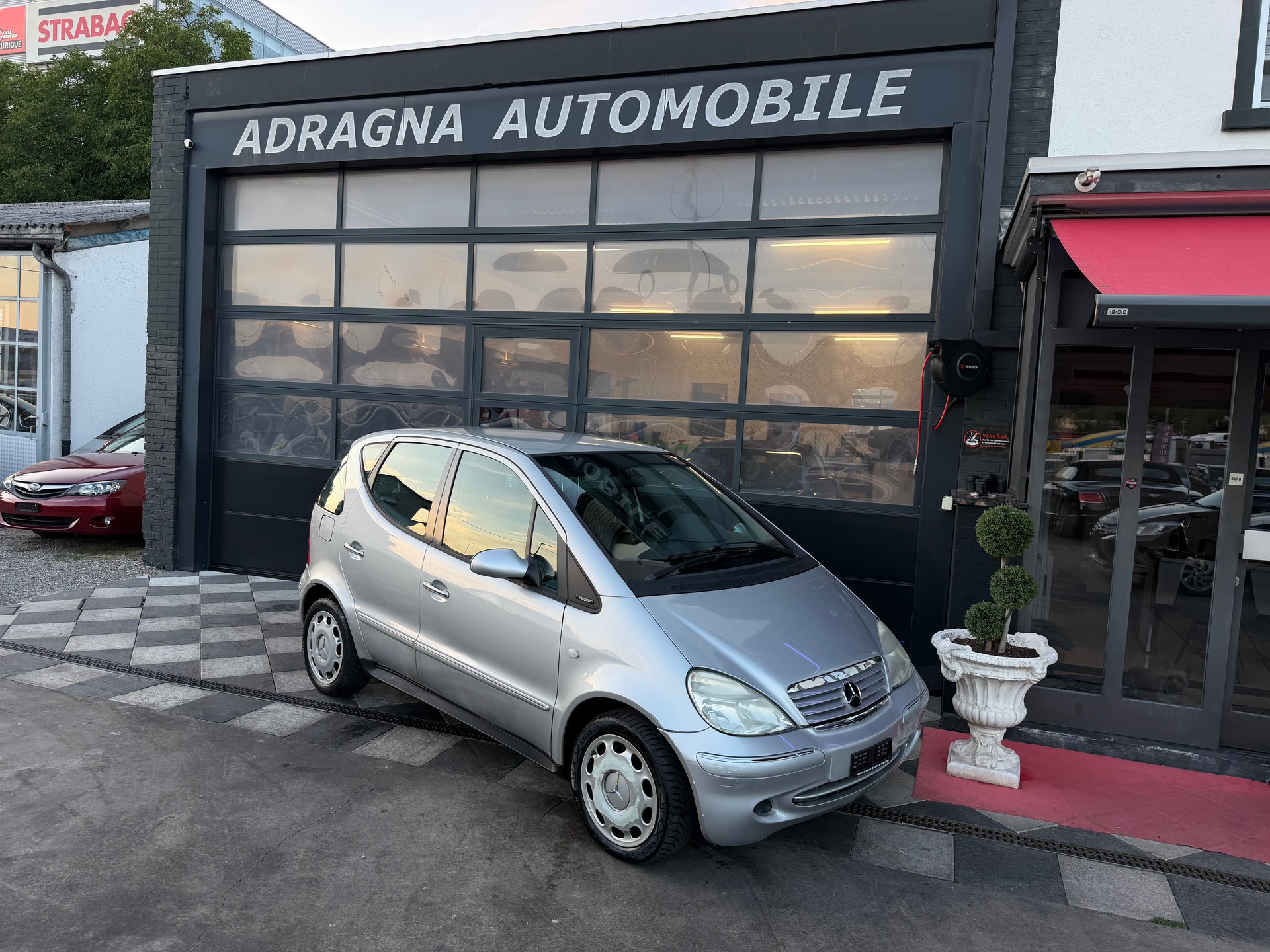 MERCEDES-BENZ A 160 Avantgarde-showroom-element-1