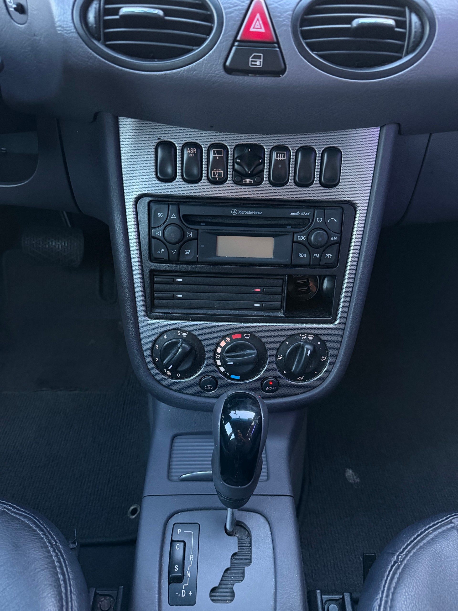 MERCEDES-BENZ A 160 Avantgarde-image-16