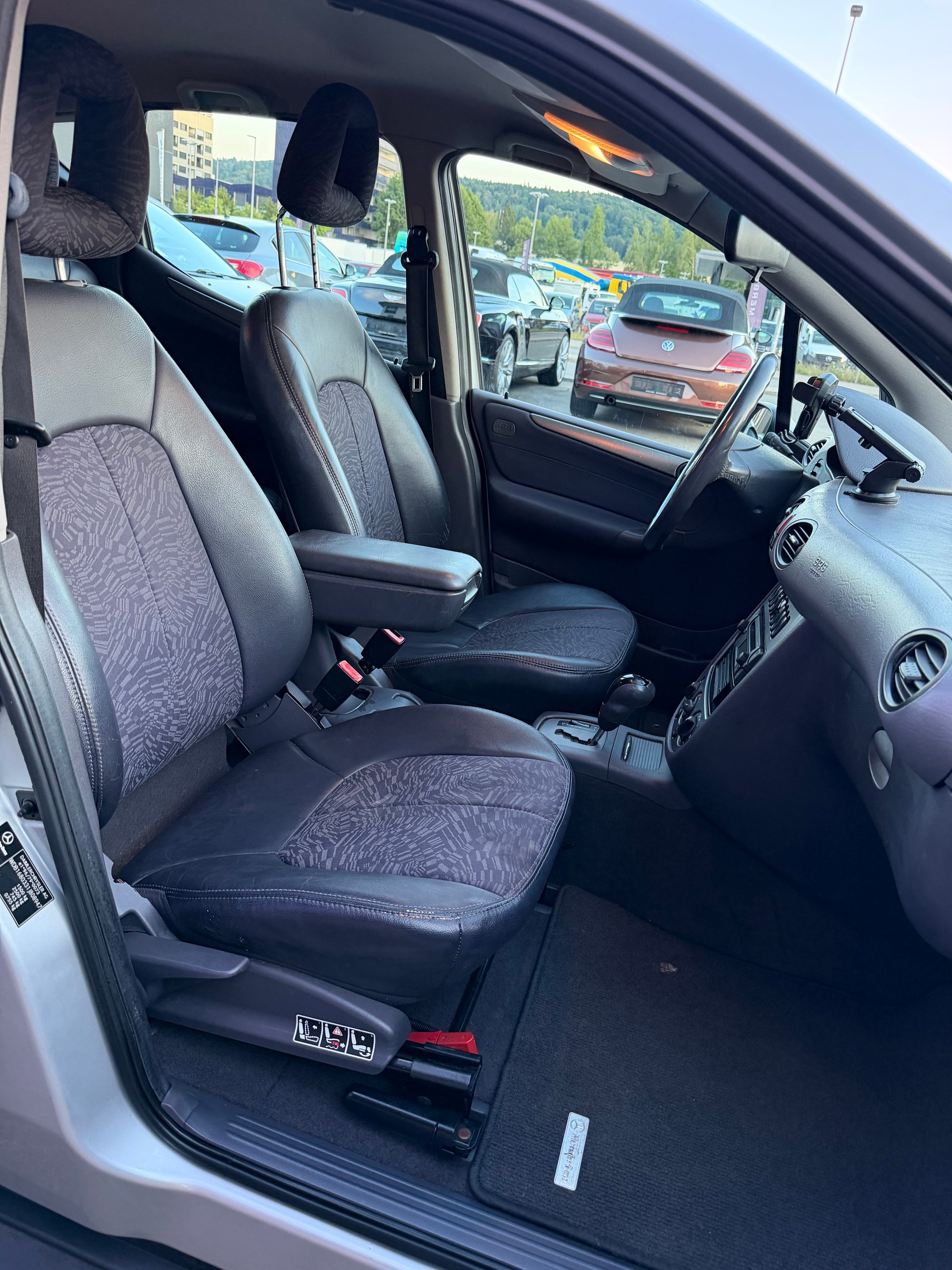 MERCEDES-BENZ A 160 Avantgarde-image-14