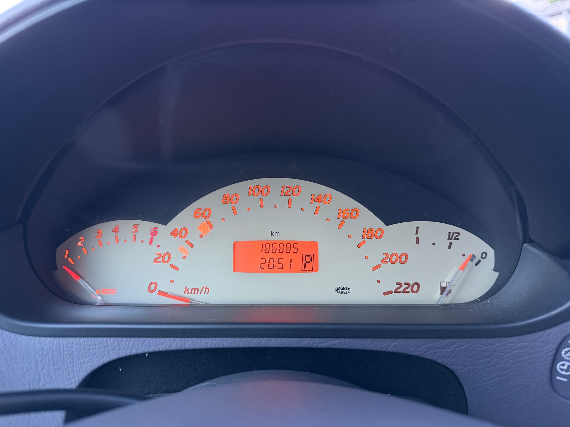 MERCEDES-BENZ A 160 Avantgarde-image-18