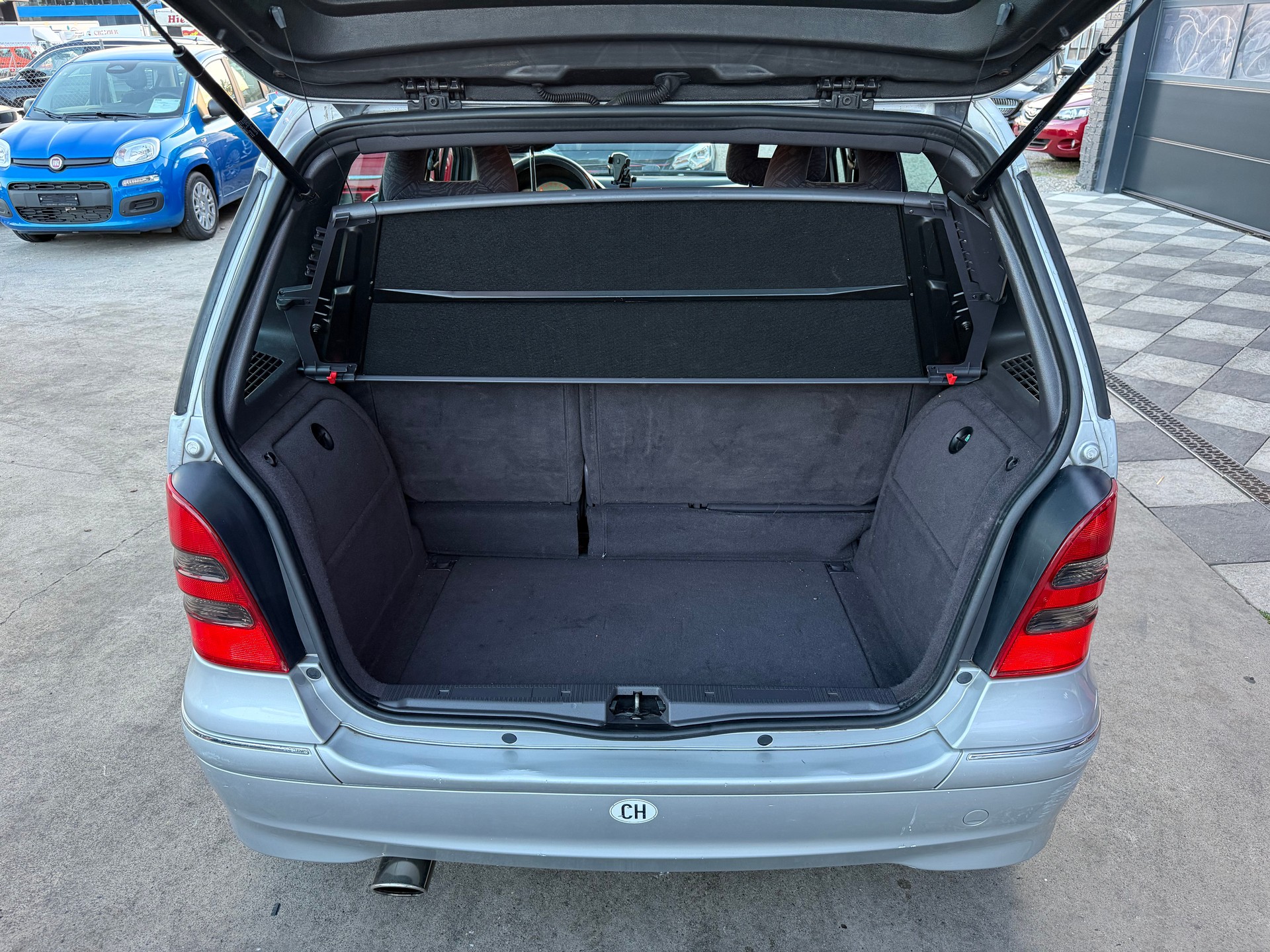 MERCEDES-BENZ A 160 Avantgarde-image-12