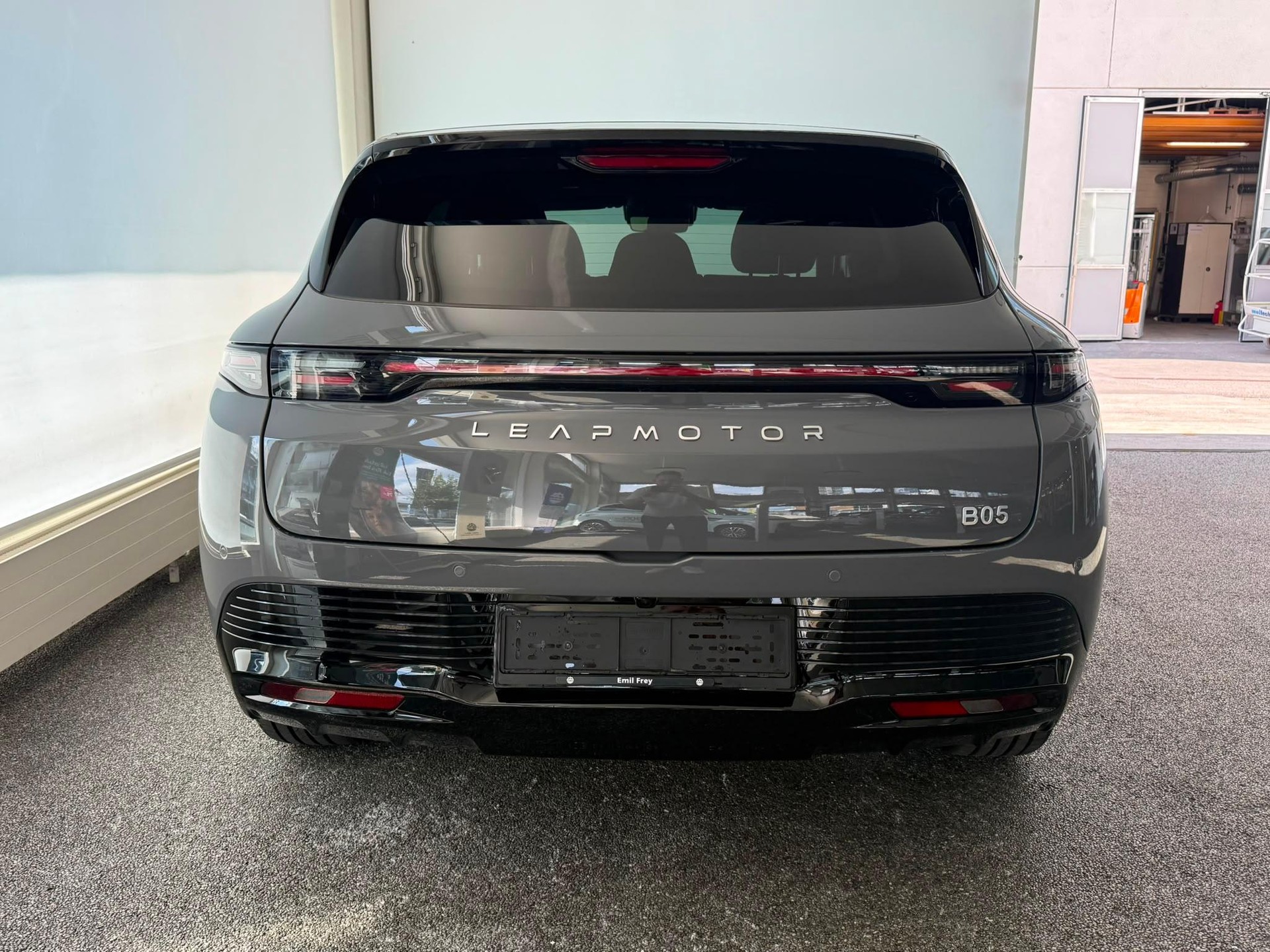 LEAPMOTOR B05 EV-image-12