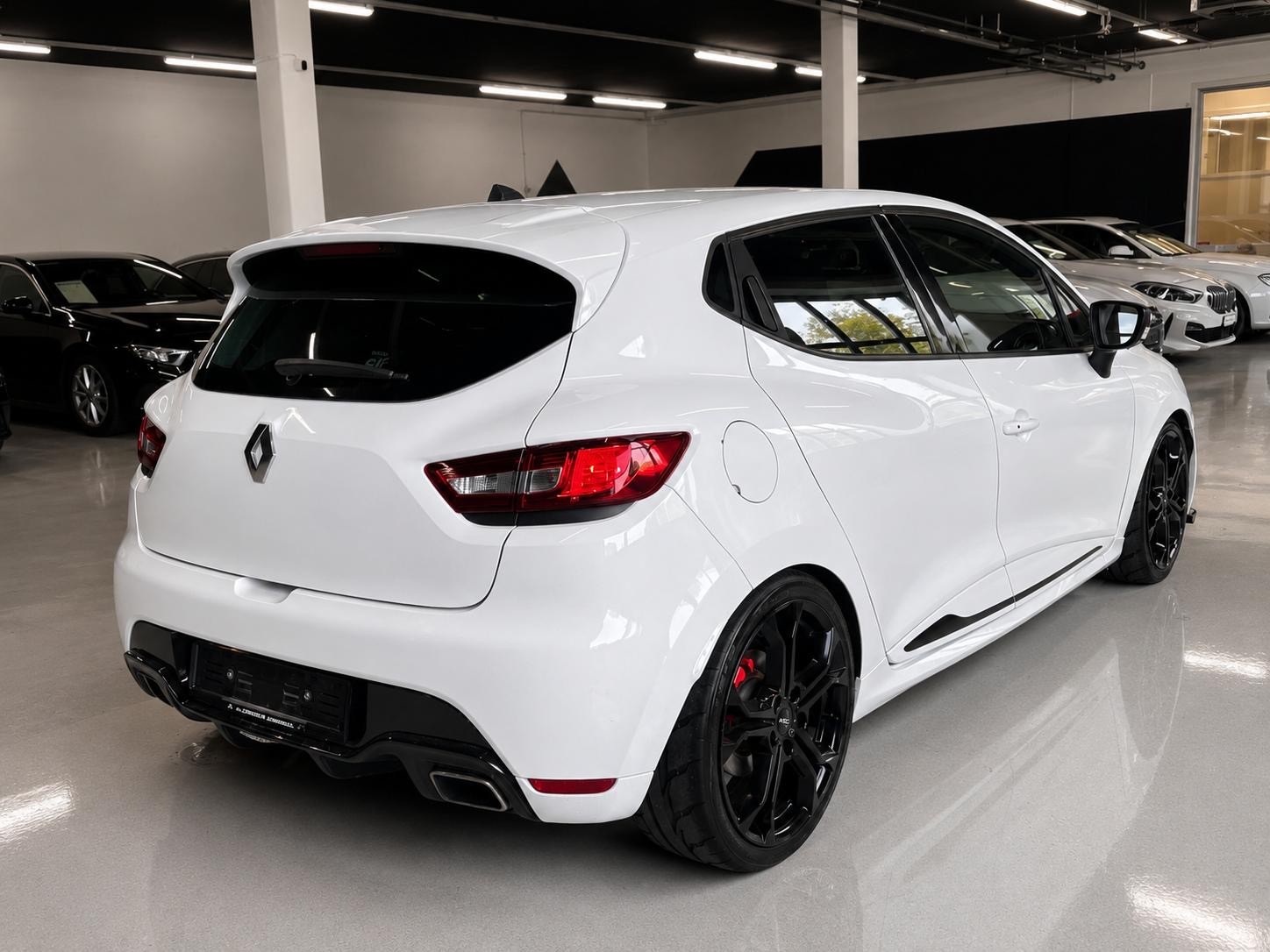 RENAULT Clio 1.6 T RS 200 EDC-image-10