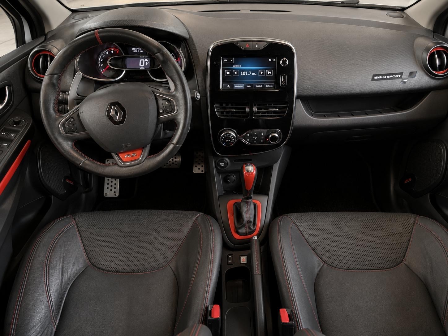 RENAULT Clio 1.6 T RS 200 EDC-image-13