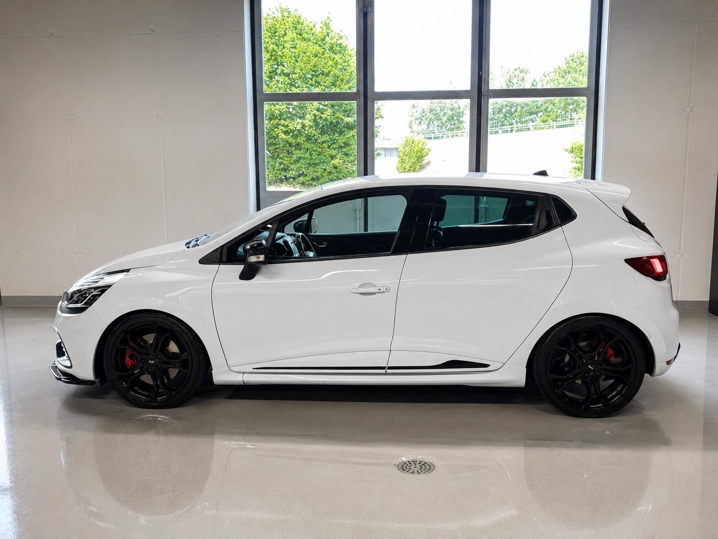 RENAULT Clio 1.6 T RS 200 EDC-image-7