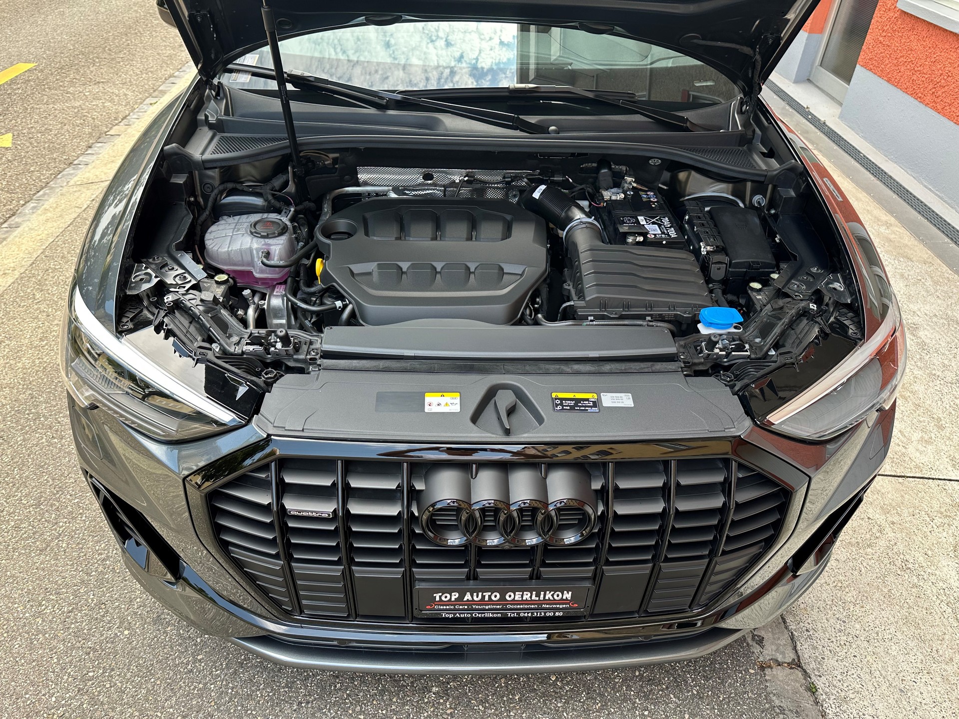 AUDI Q3 40 TFSI S line quattro S-tronic-image-13