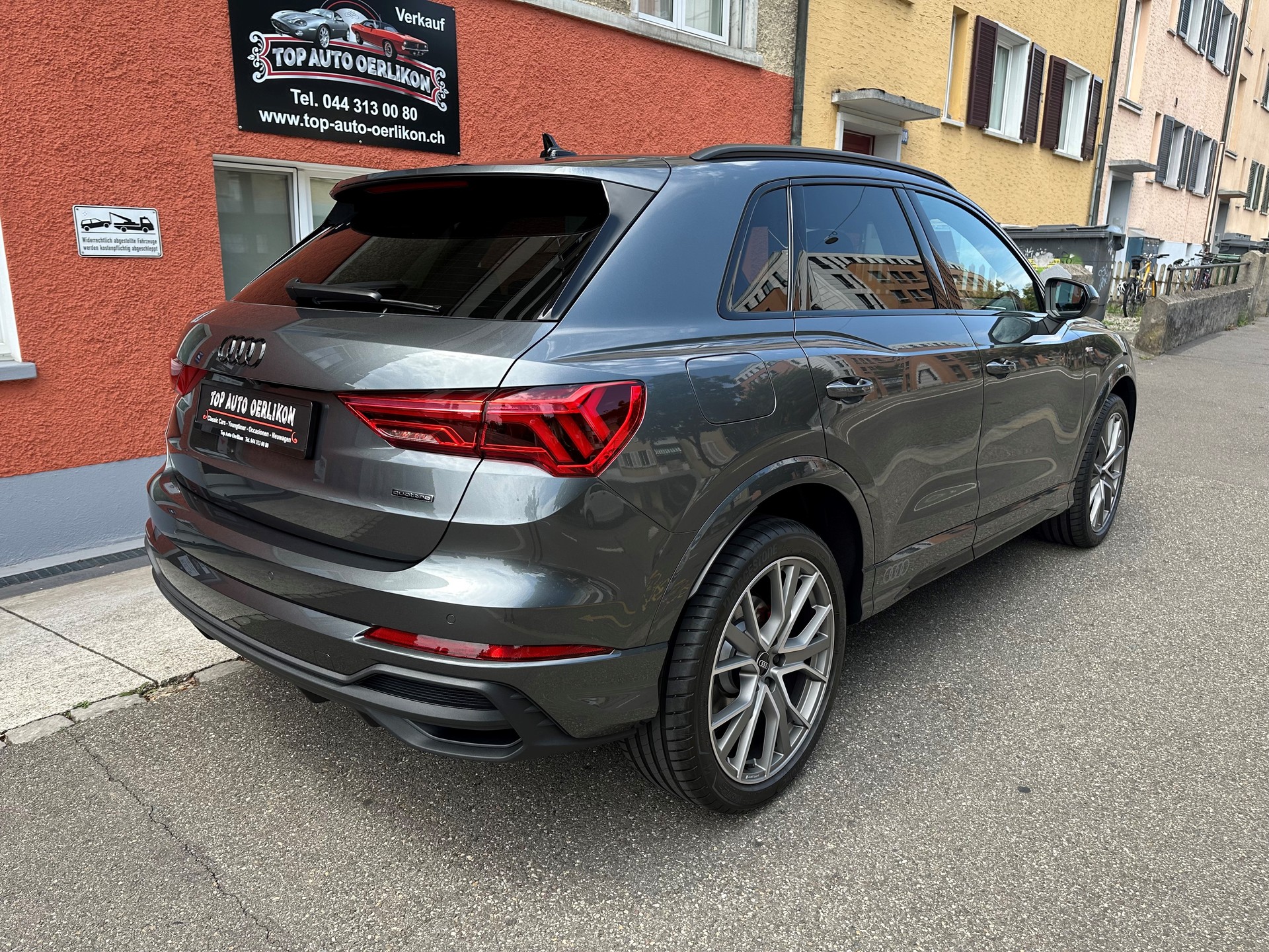 AUDI Q3 40 TFSI S line quattro S-tronic-image-2