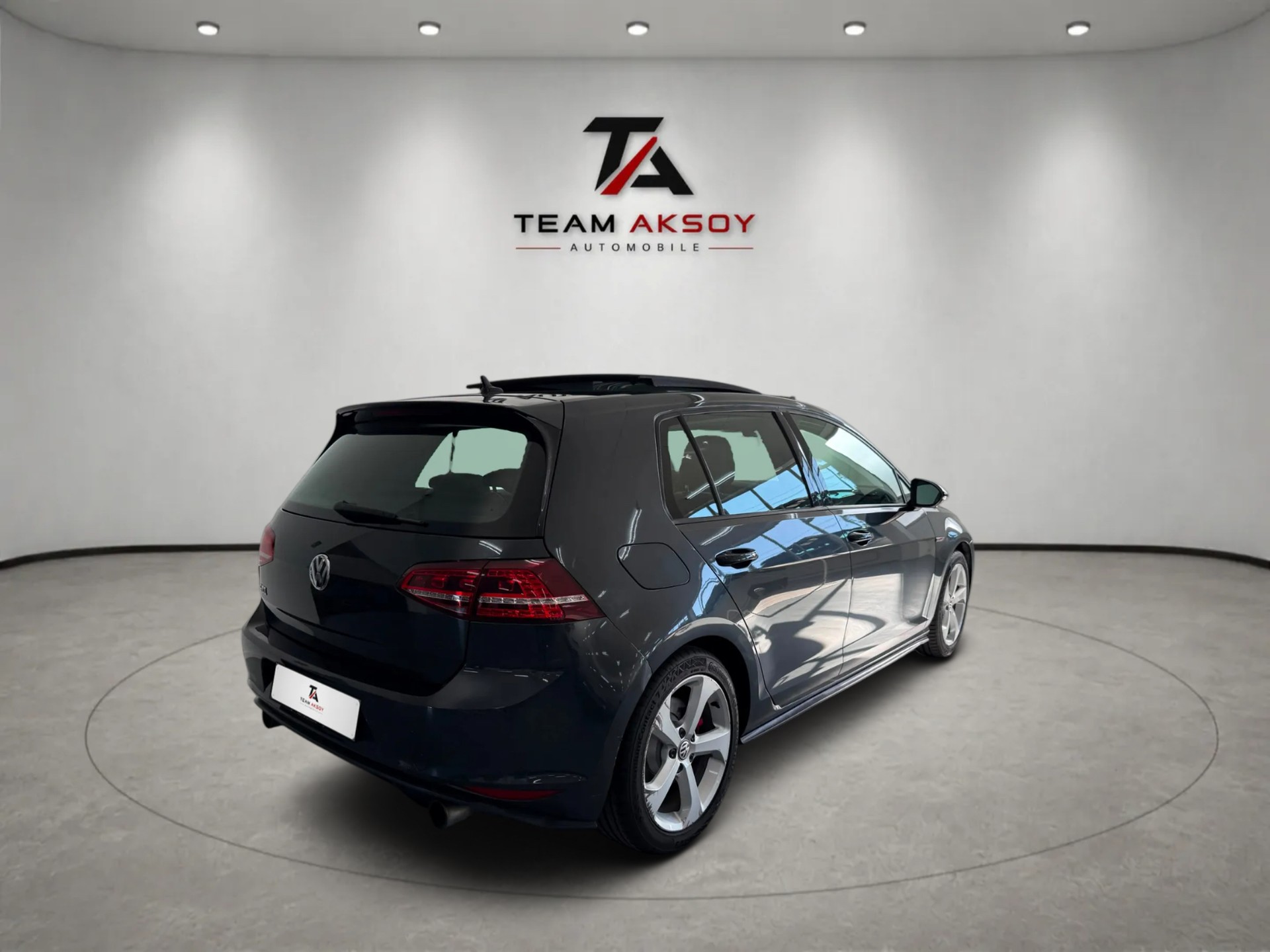 VW Golf 2.0 TSI GTI DSG-image-4
