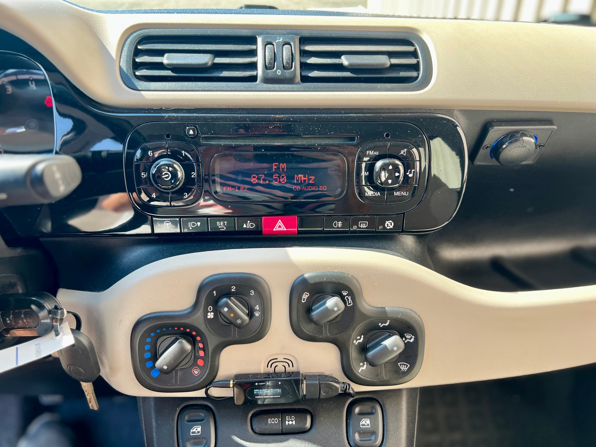 FIAT Panda 0.9 Twinair Turbo Antartica 4x4 by Nutzfahrzeugcenter Seetal-image-12