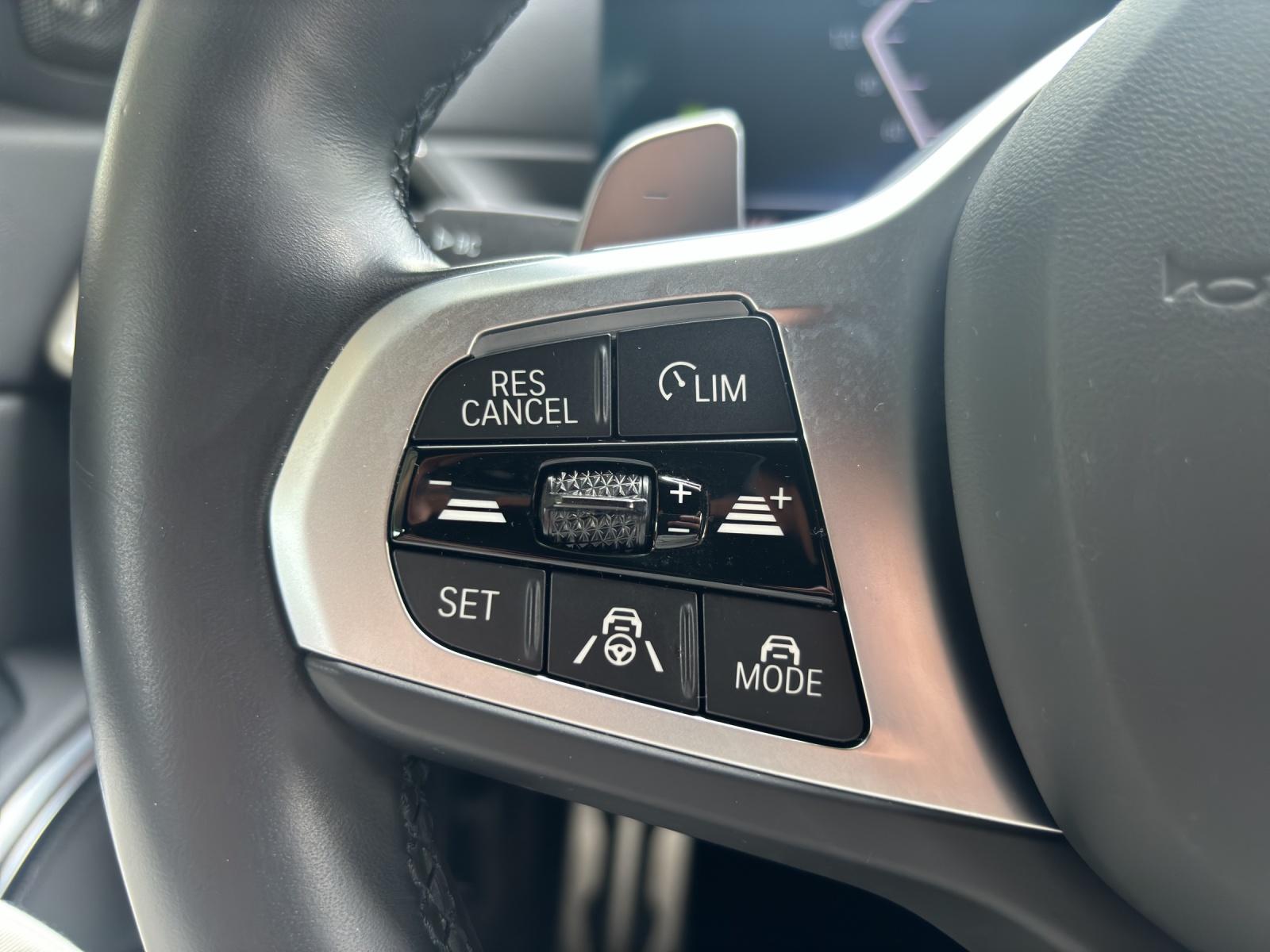 BMW M340d xDrive Touring-image-13