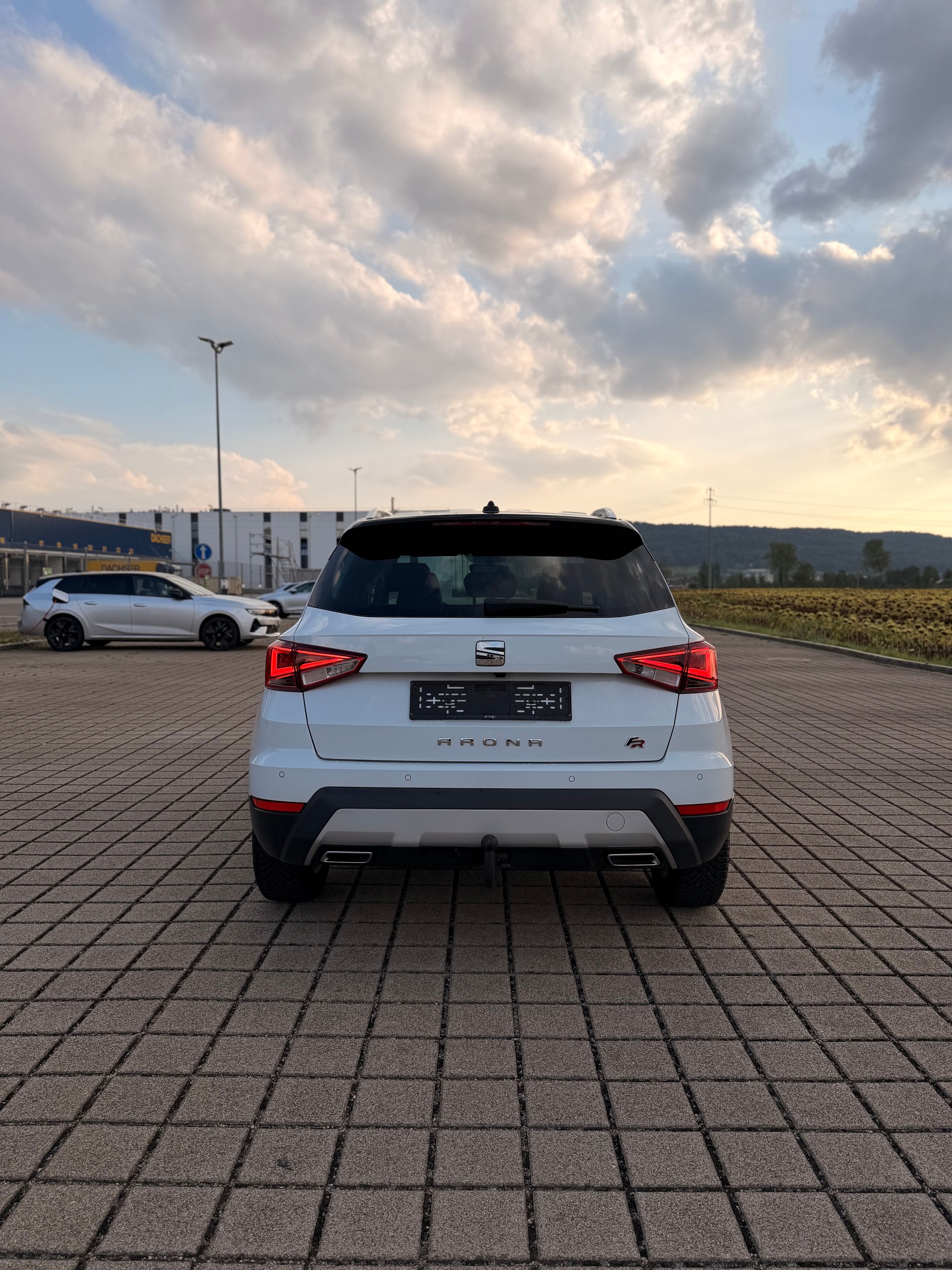 SEAT Arona 1.5 TSI Evo FR-image-10
