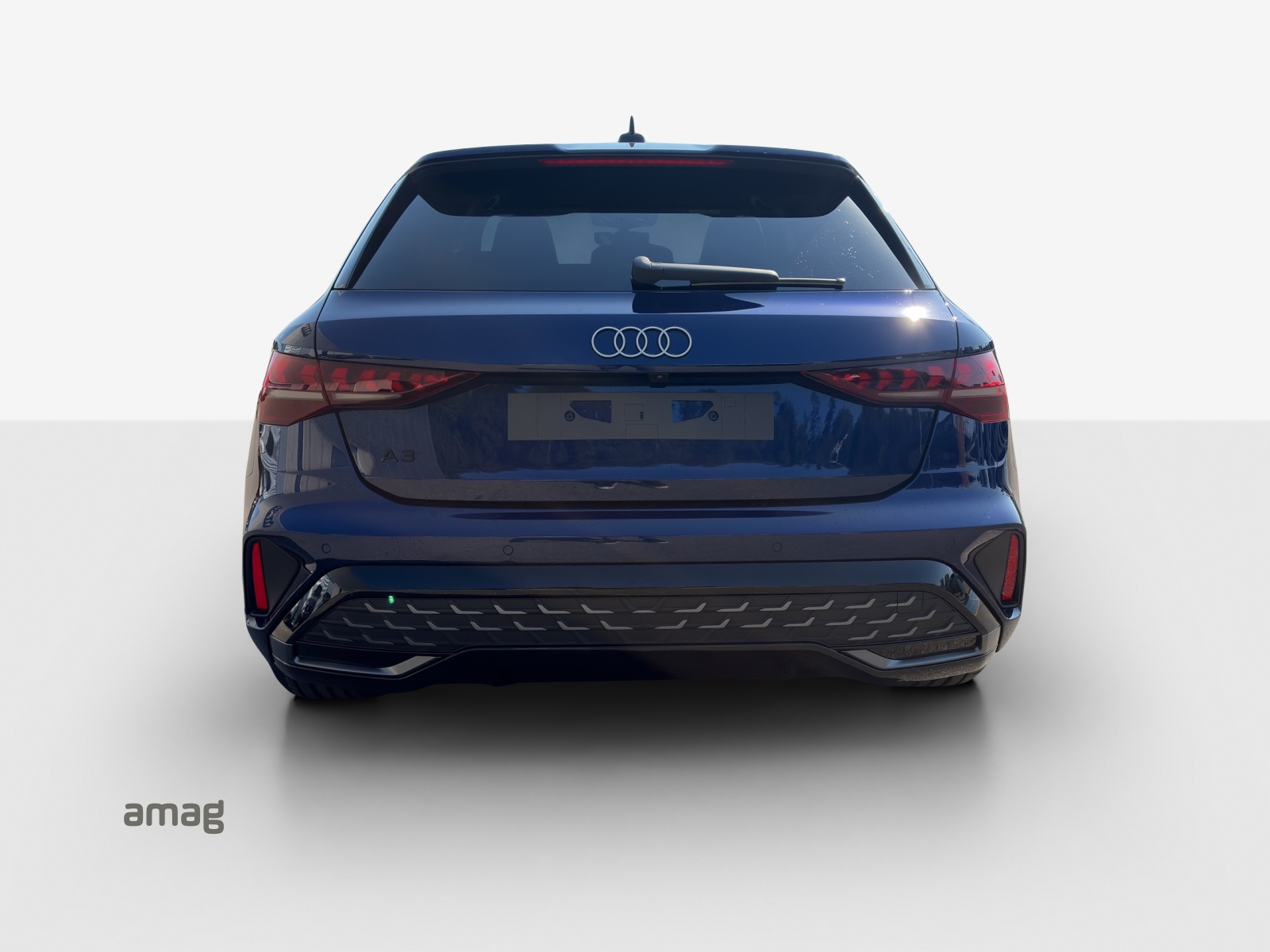 AUDI A3 Sportback TFSI 110 kW S line Attraction S tronic-image-3