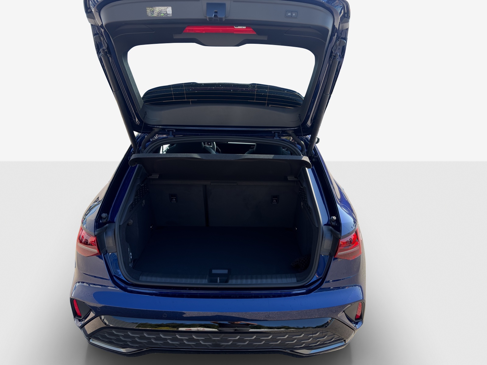 AUDI A3 Sportback TFSI 110 kW S line Attraction S tronic-image-12