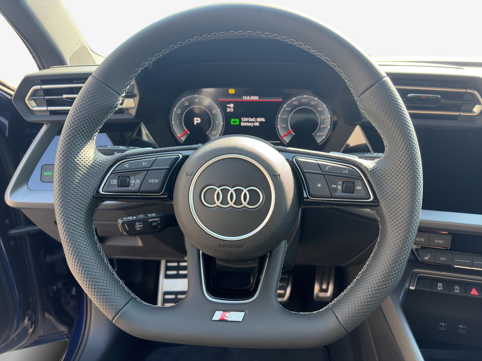 AUDI A3 Sportback TFSI 110 kW S line Attraction S tronic-image-9