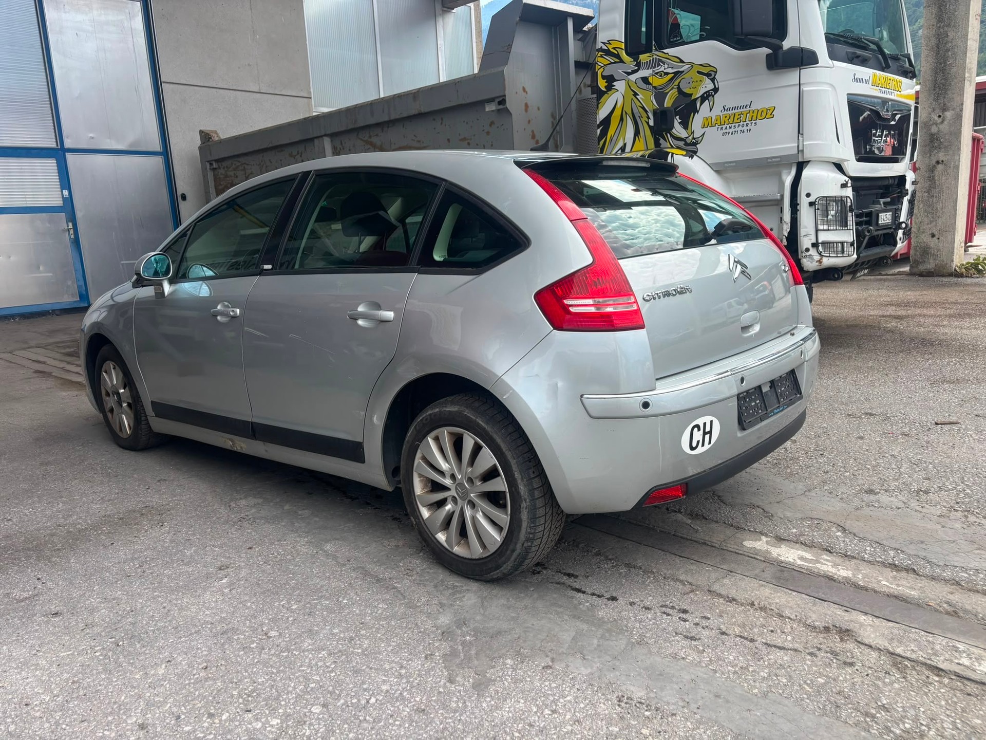 CITROEN C4 Berline 2.0i 16V VTR Automatic-image-2