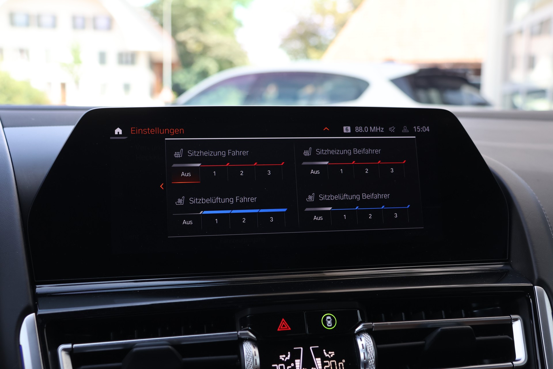 BMW M850i xDrive Steptronic (CH) *Individual Cognac*-image-35