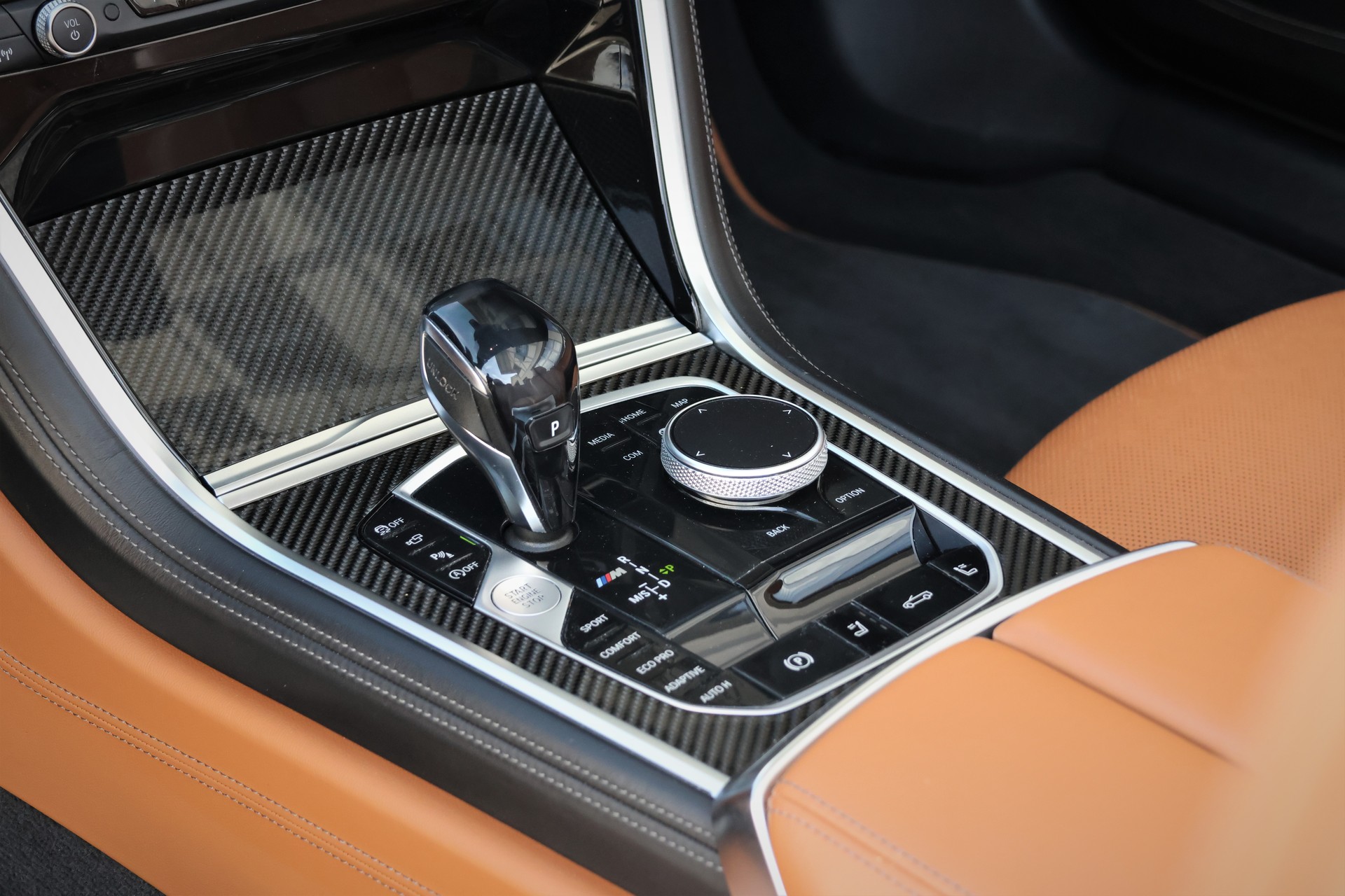 BMW M850i xDrive Steptronic (CH) *Individual Cognac*-image-16