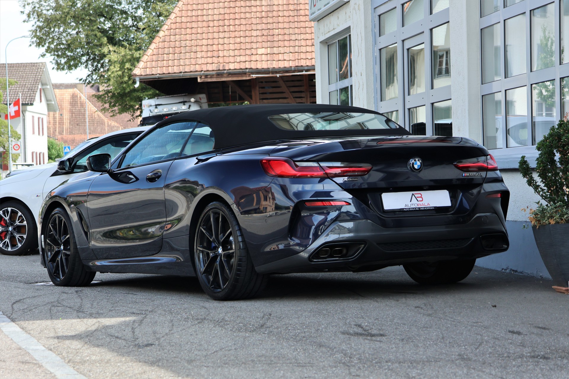 BMW M850i xDrive Steptronic (CH) *Individual Cognac*-showroom-element-2