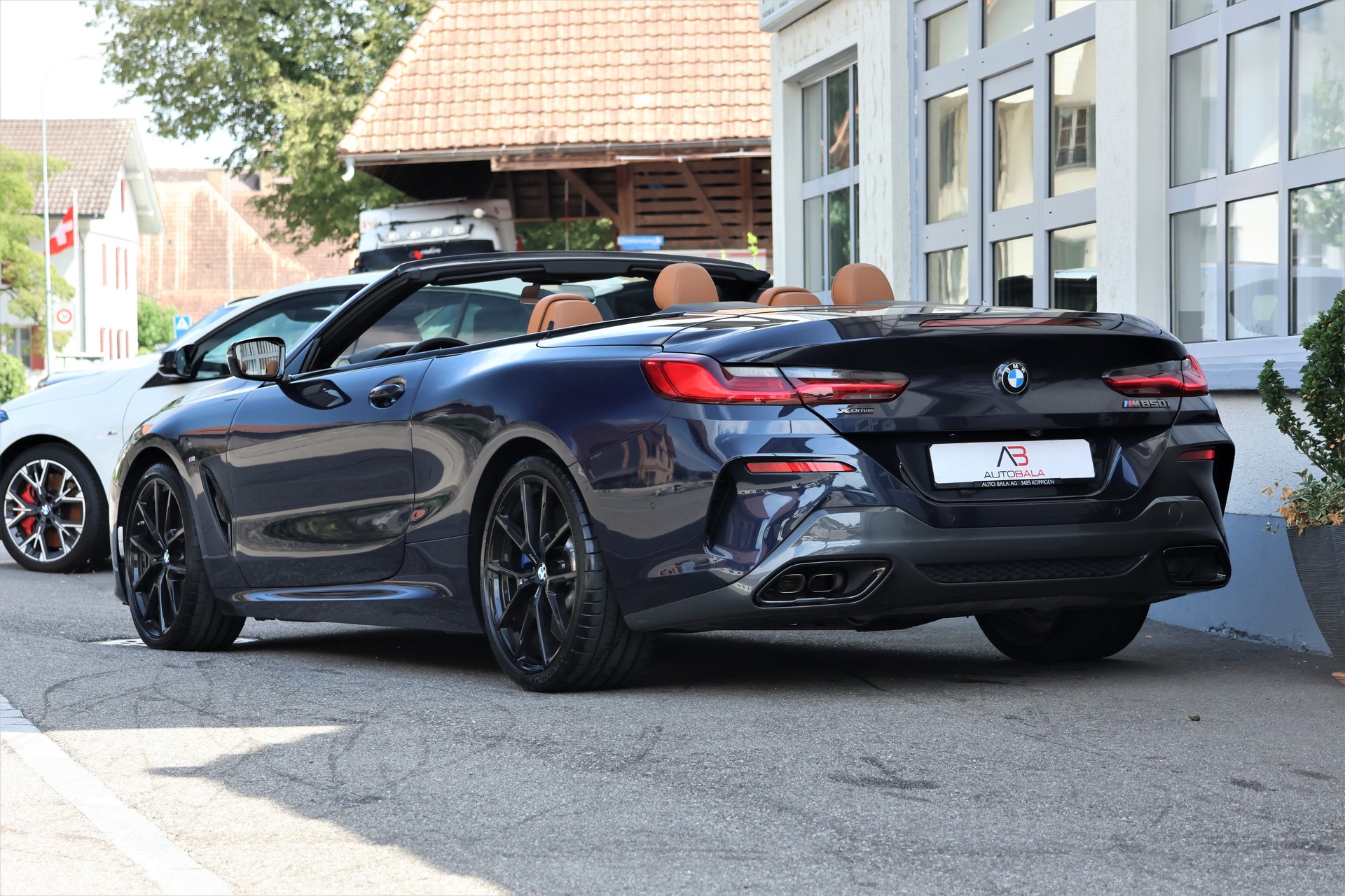 BMW M850i xDrive Steptronic (CH) *Individual Cognac*-image-8