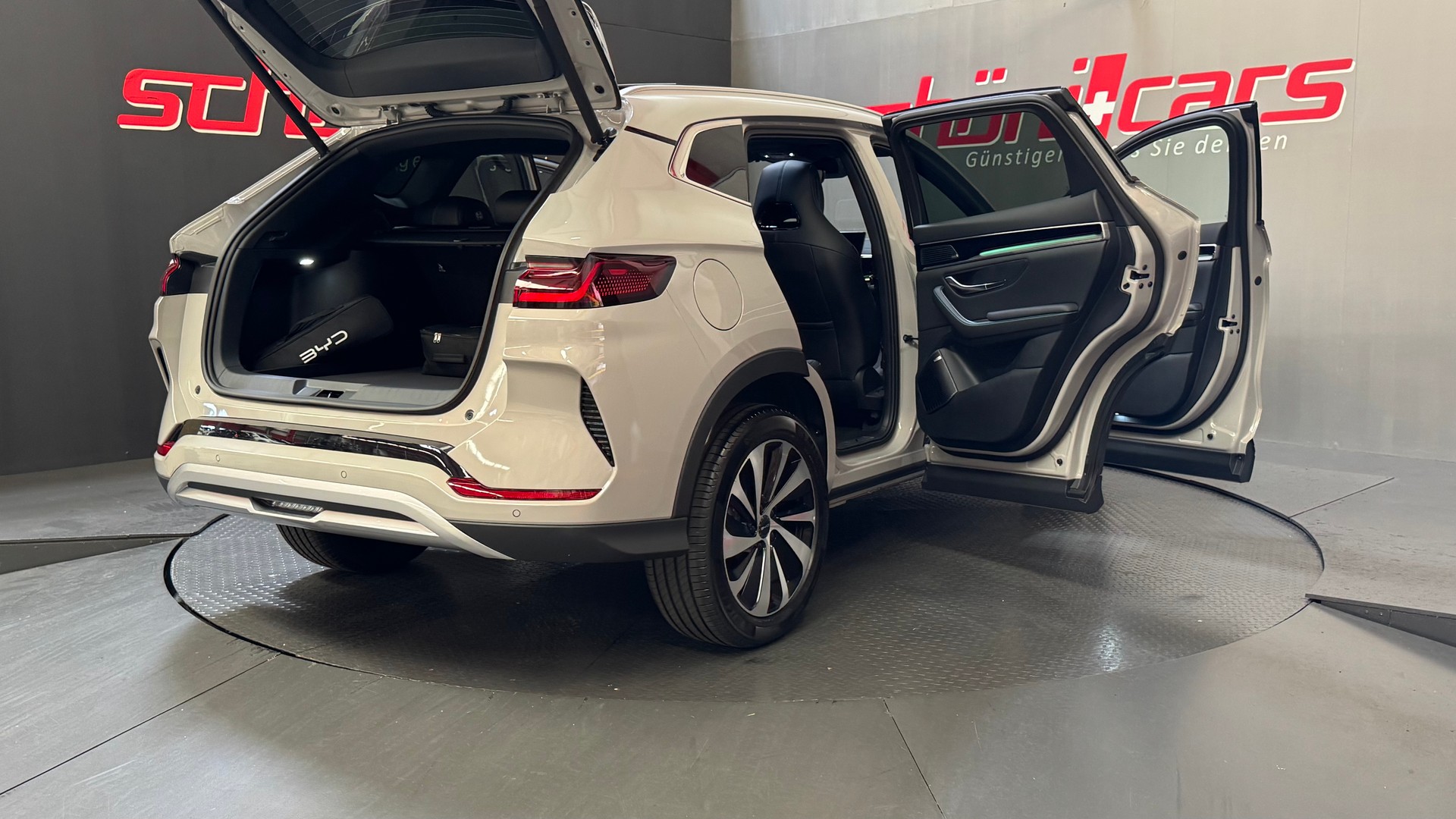 BYD Seal U DM-i Design AWD-image-7