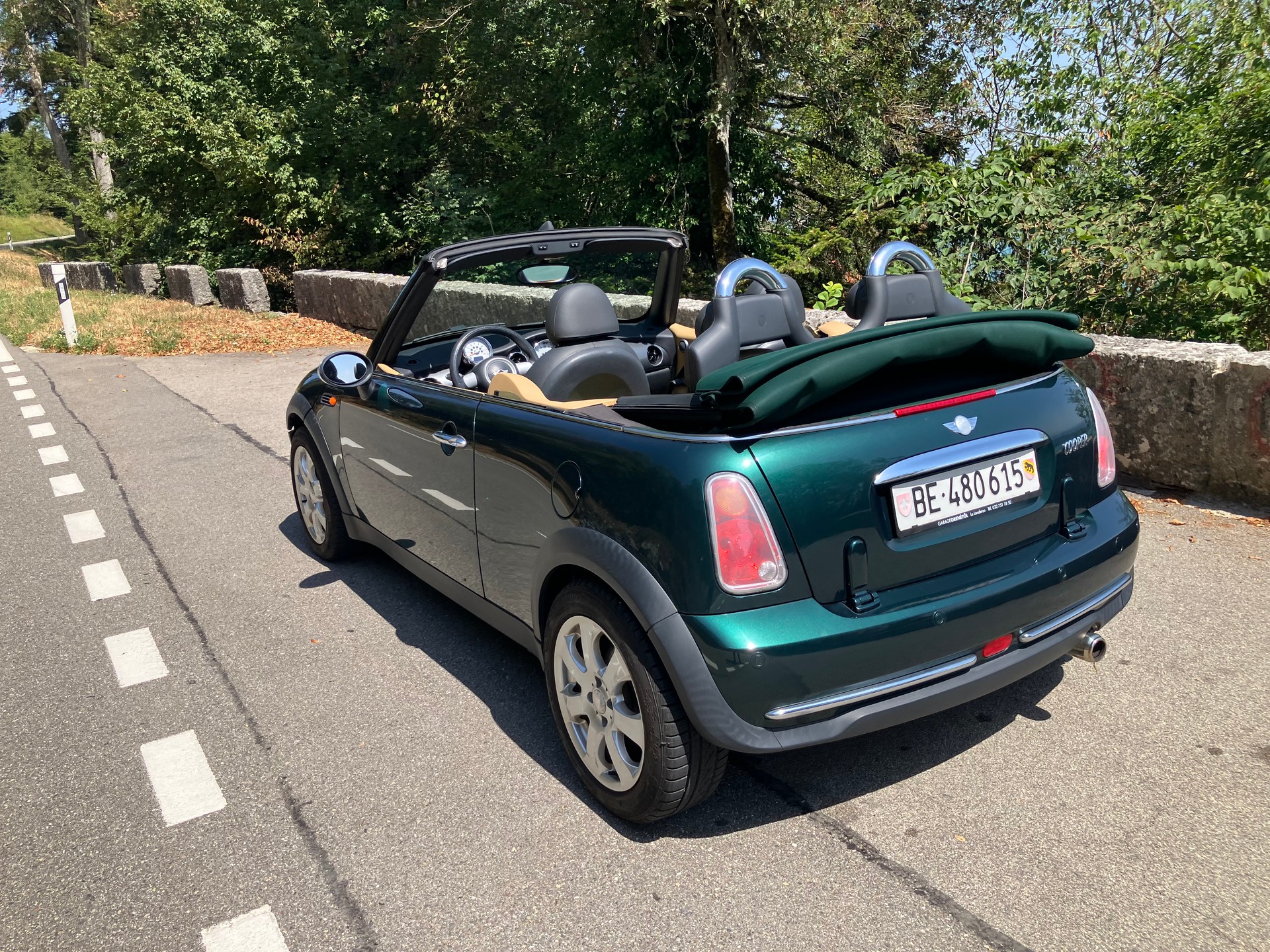 MINI 1.6i Cooper-image-2