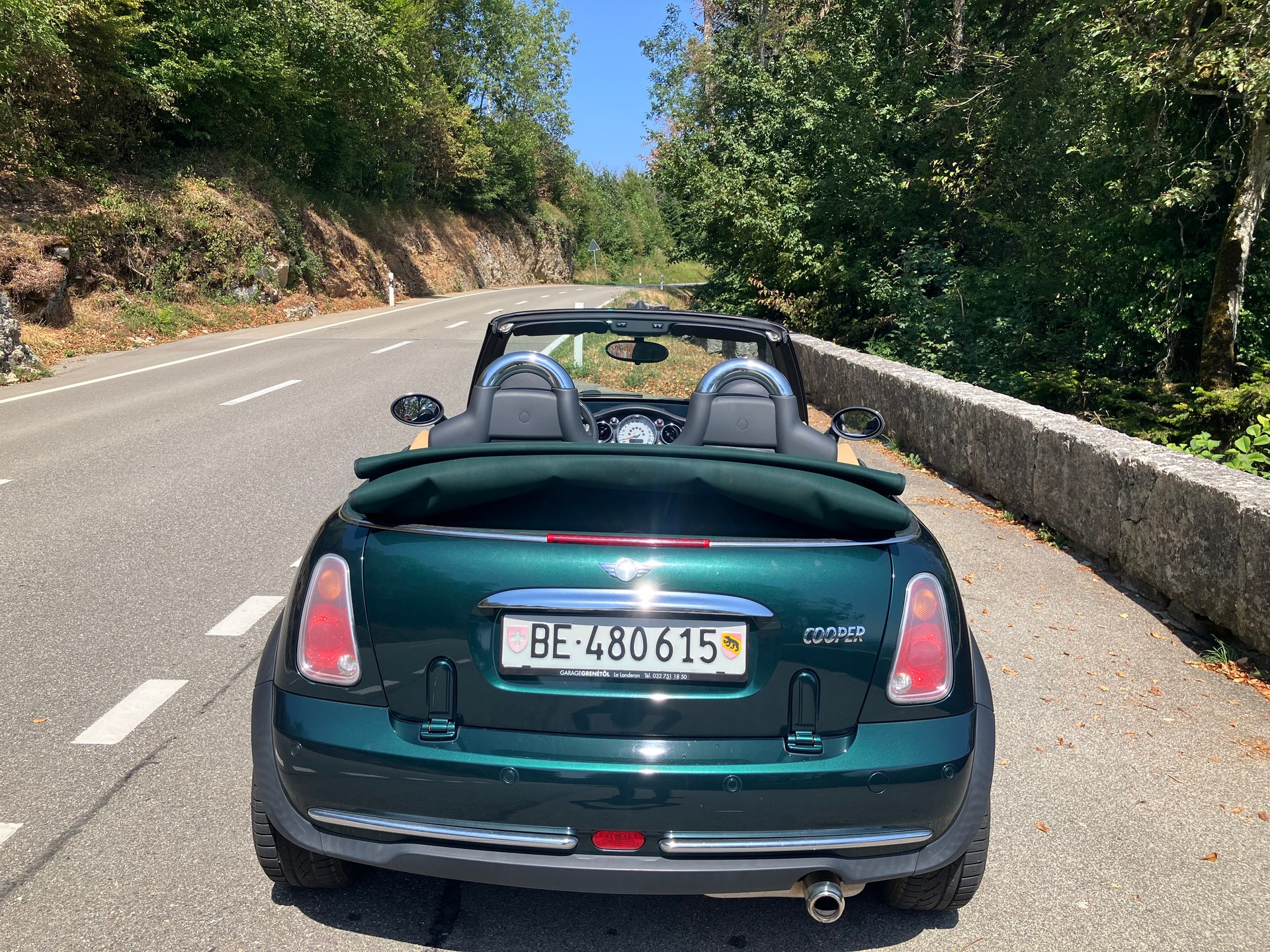 MINI 1.6i Cooper-image-1